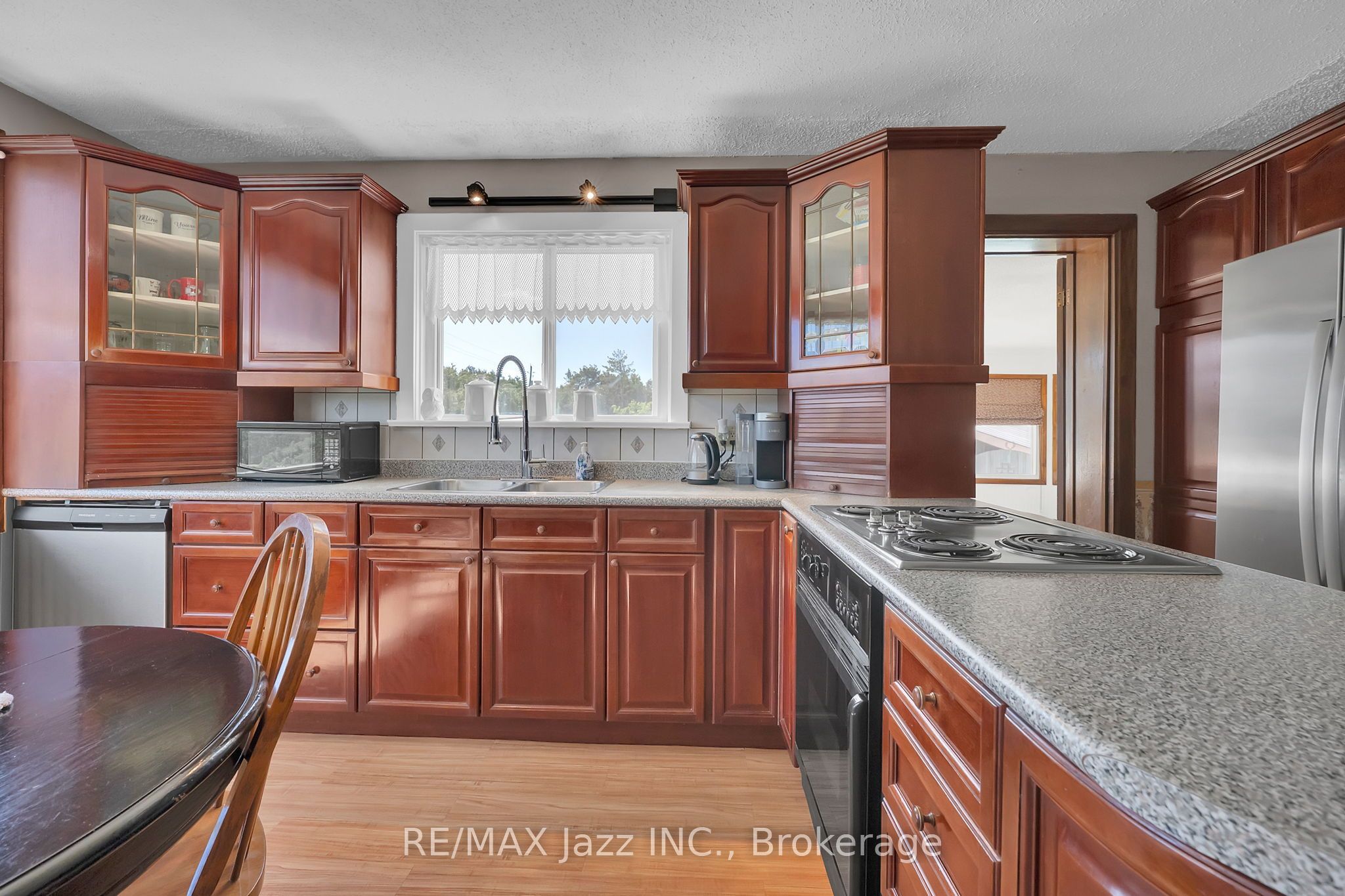 4860 Baldwin Street S Property Photo 6