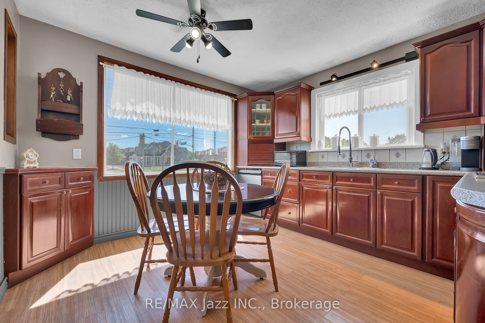 4860 Baldwin Street S Property Photo 14