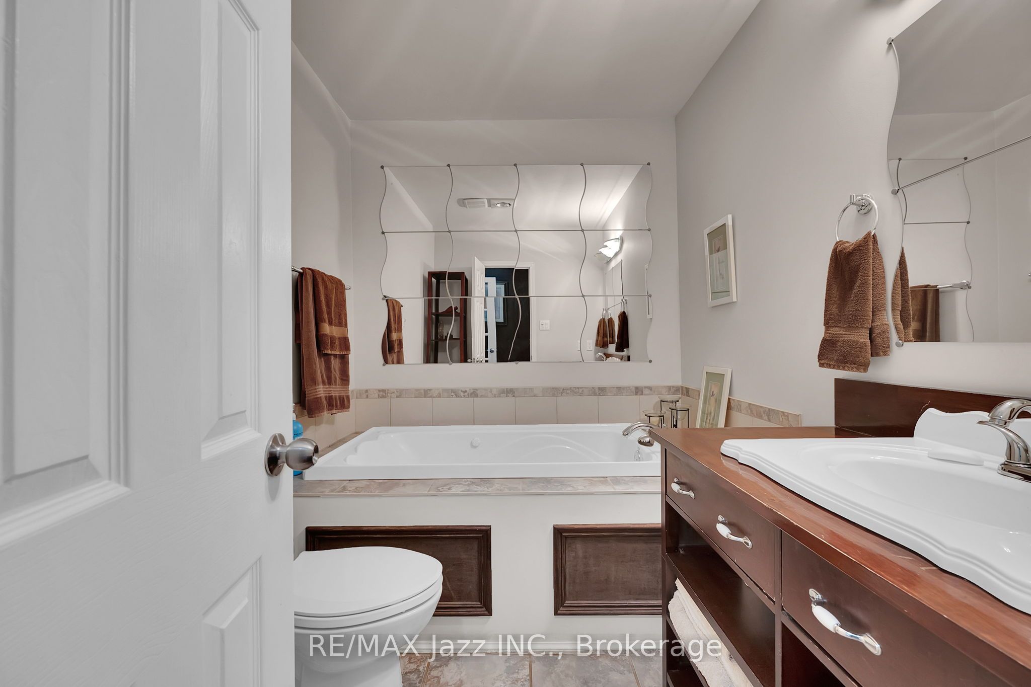 4860 Baldwin Street S Property Photo 23