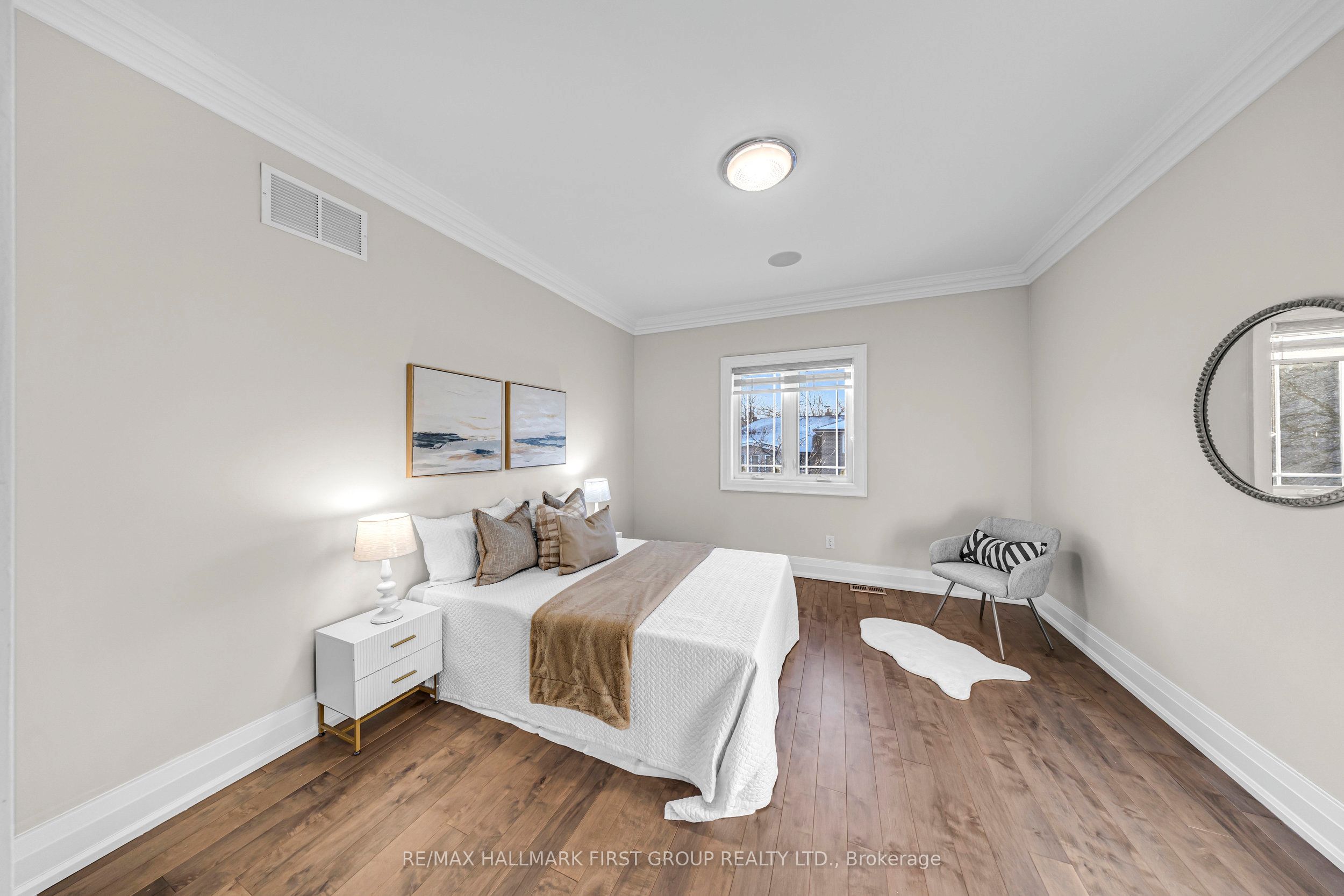 752 Hillview Crescent Property Photo 25