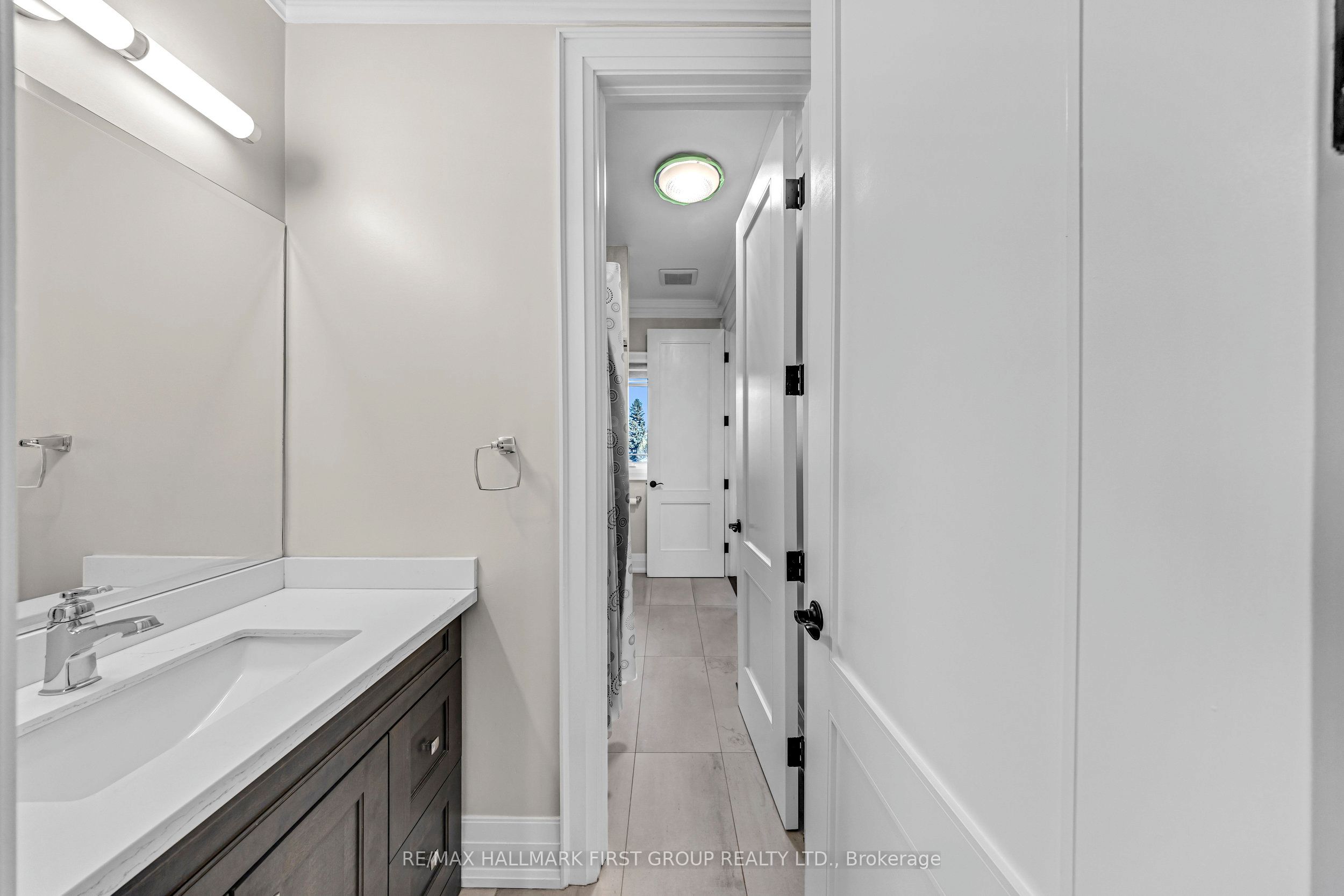 752 Hillview Crescent Property Photo 27