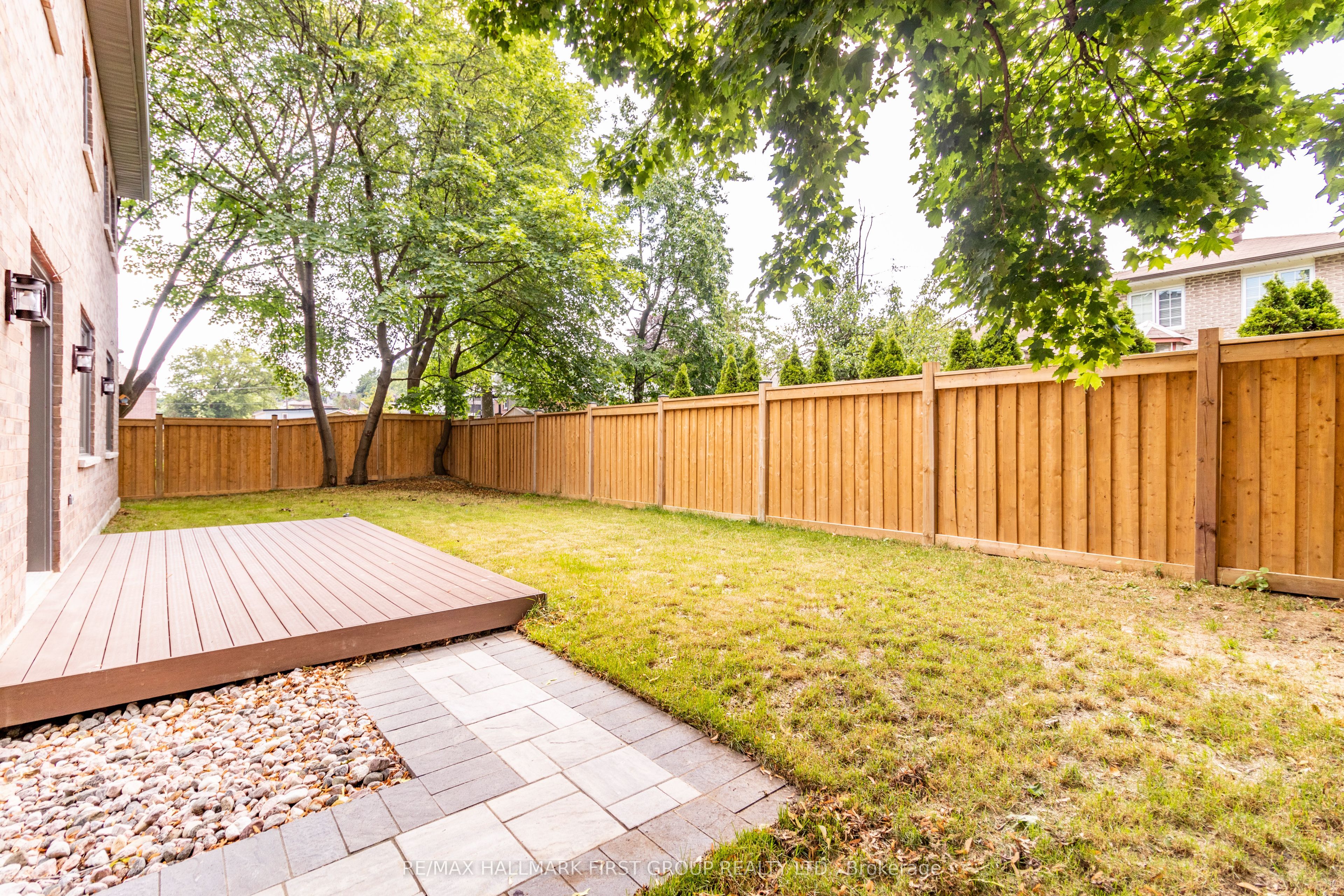 752 Hillview Crescent Property Photo 47