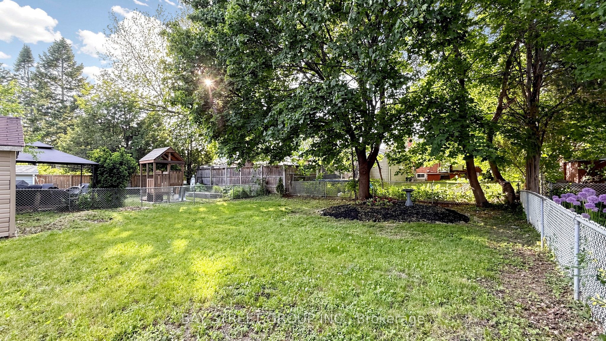 26 Innismore Crescent Property Photo 3