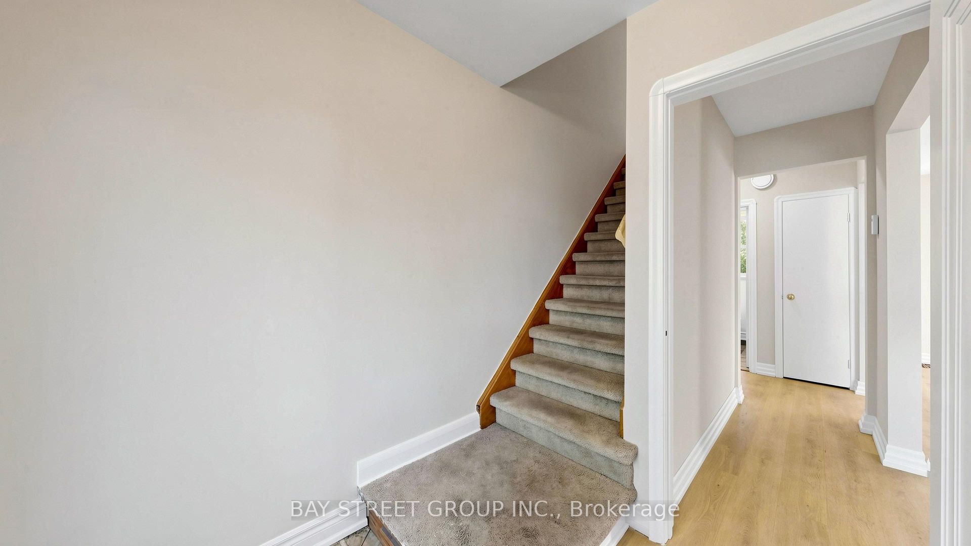 26 Innismore Crescent Property Photo 5