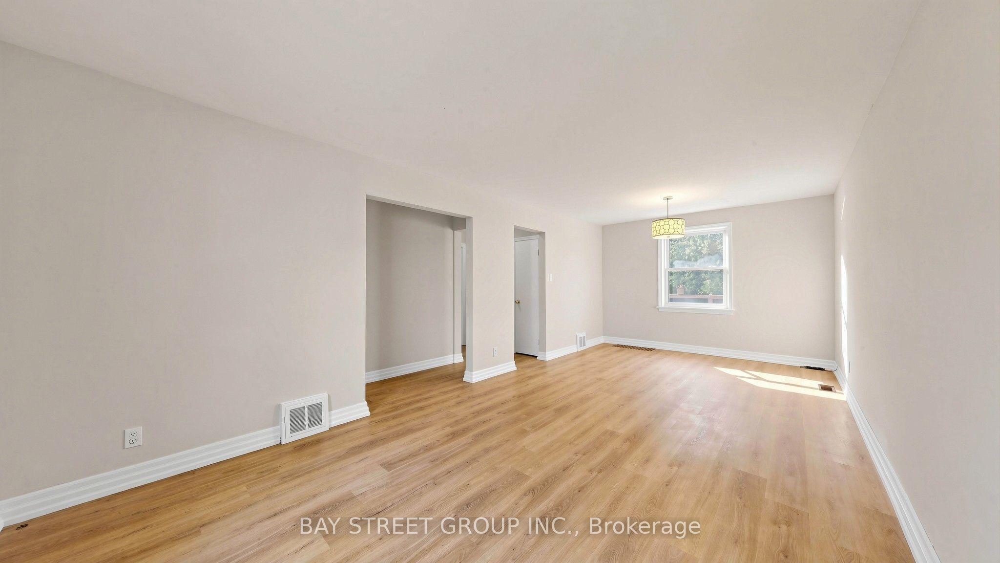 26 Innismore Crescent Property Photo 6