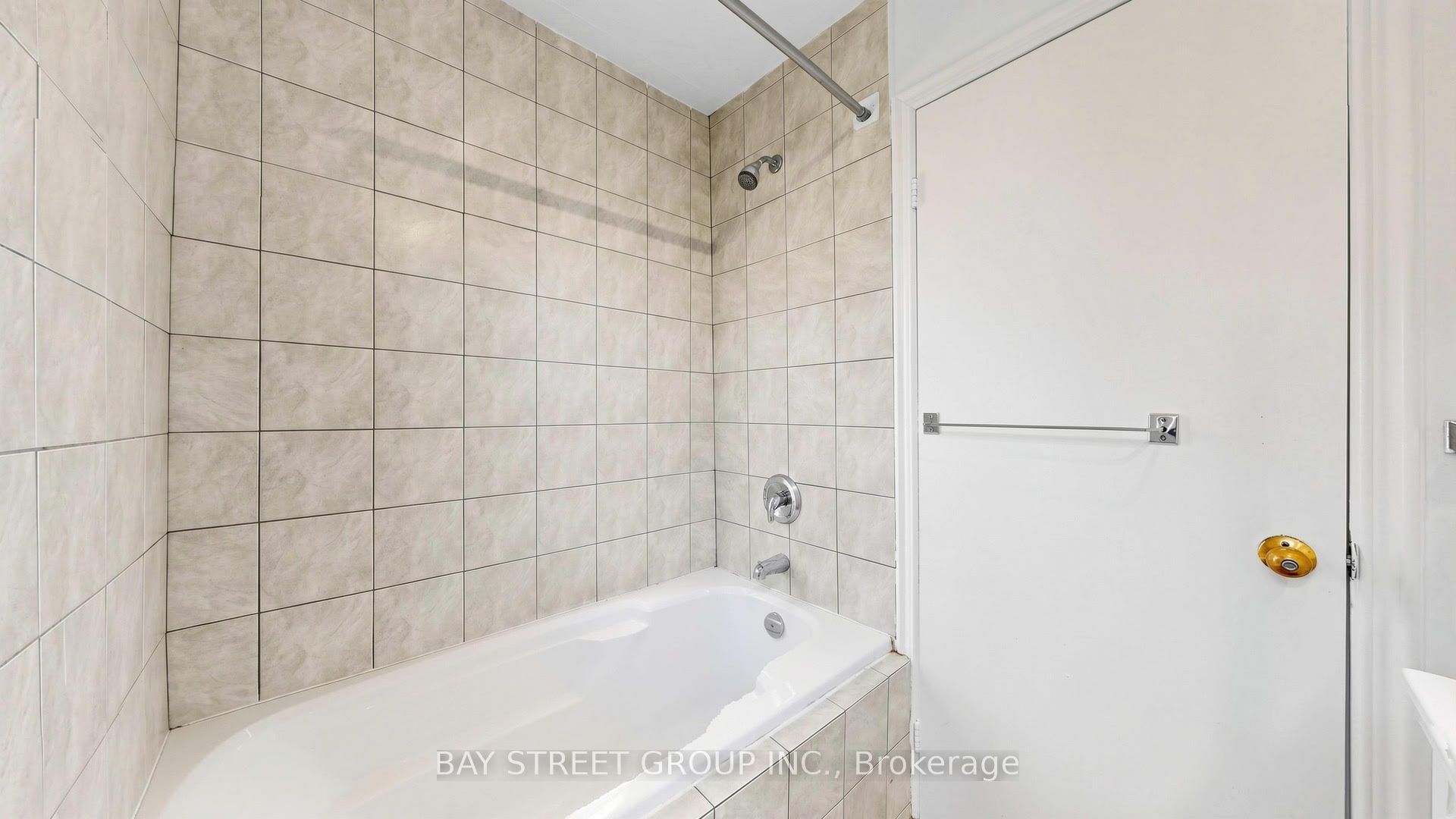 26 Innismore Crescent Property Photo 9