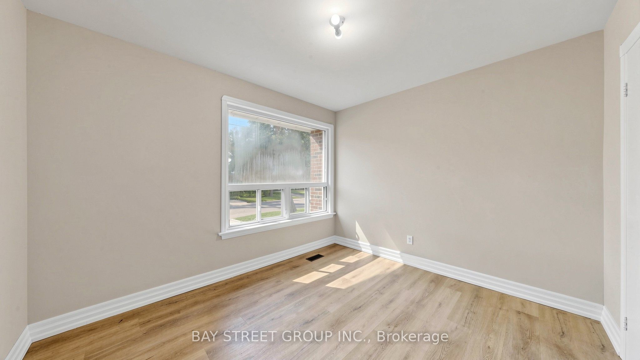 26 Innismore Crescent Property Photo 13