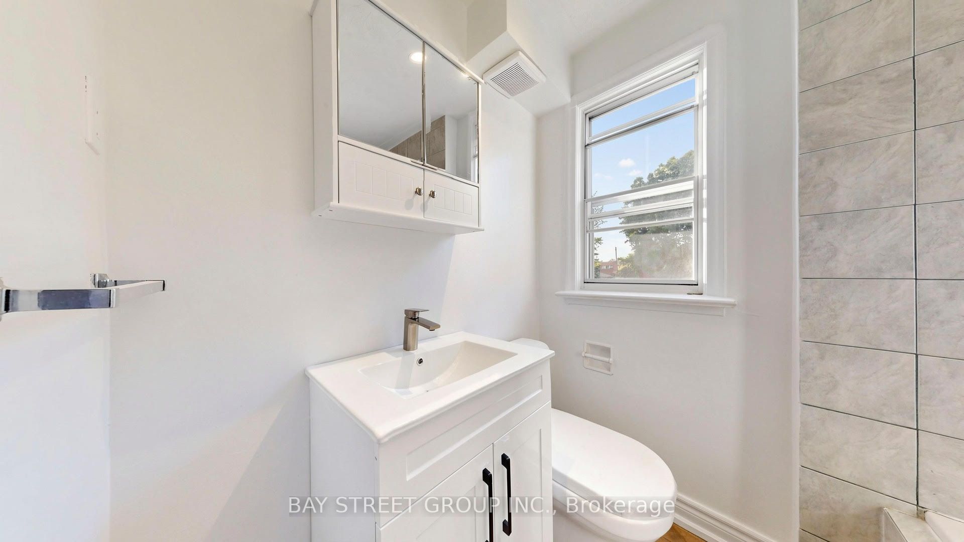 26 Innismore Crescent Property Photo 14