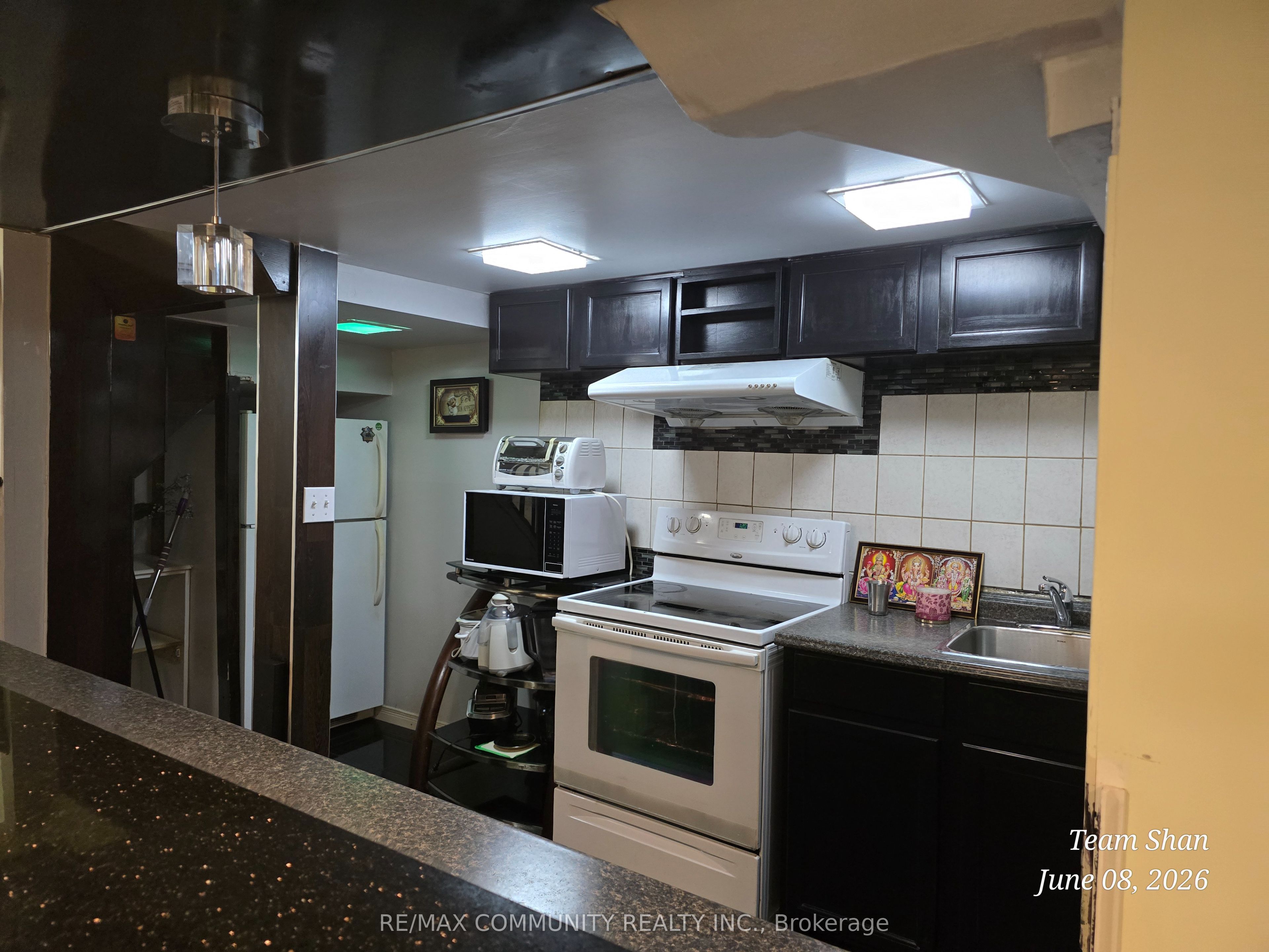 57 Valley Centre Drive Property Photo 3