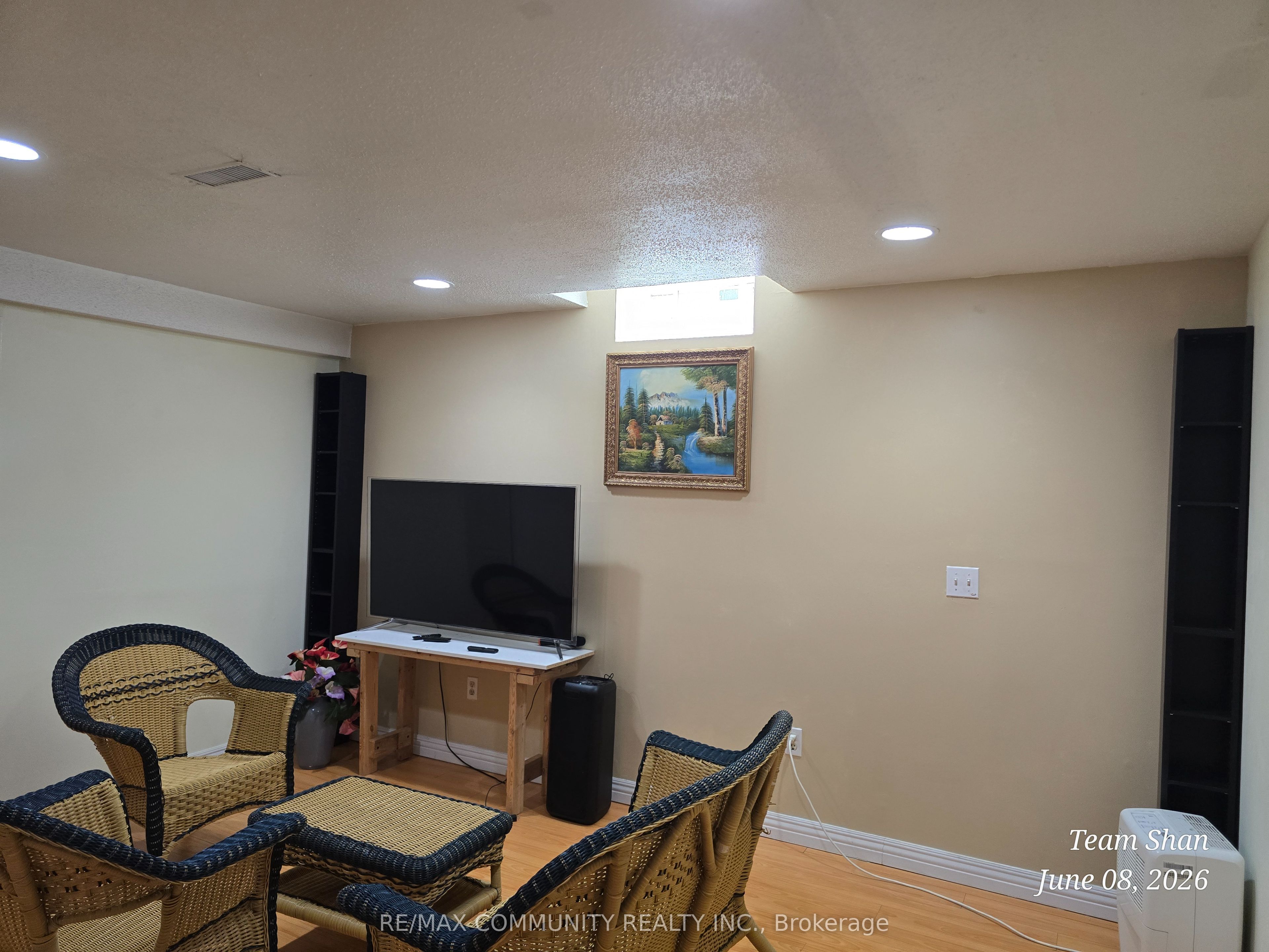 57 Valley Centre Drive Property Photo 5