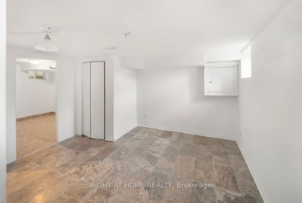 740 Kennedy Road 49 Property Photo 15