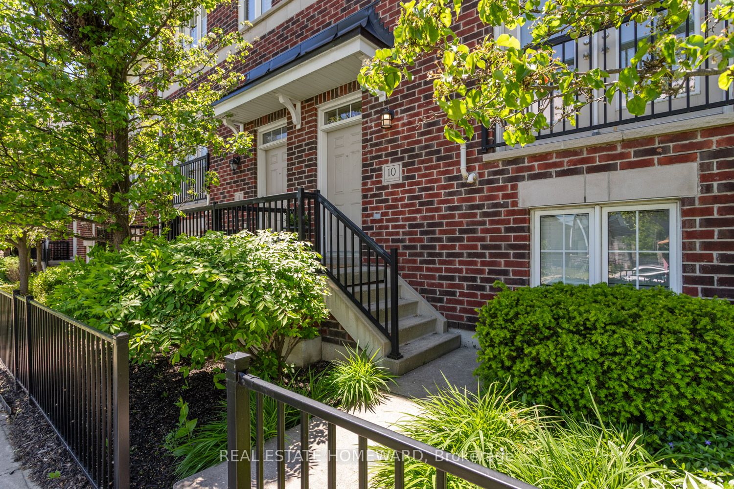 571 Longworth Avenue E 10 Property Photo 1