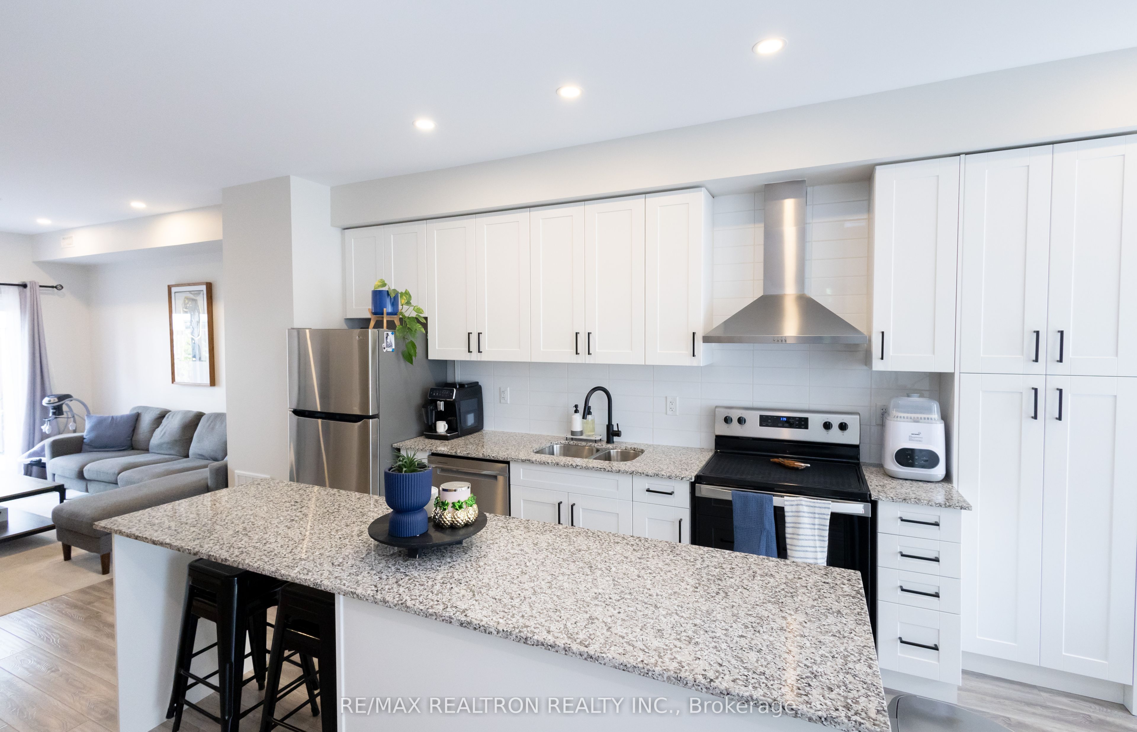 1623 Pleasure Valley Path N Property Photo 3