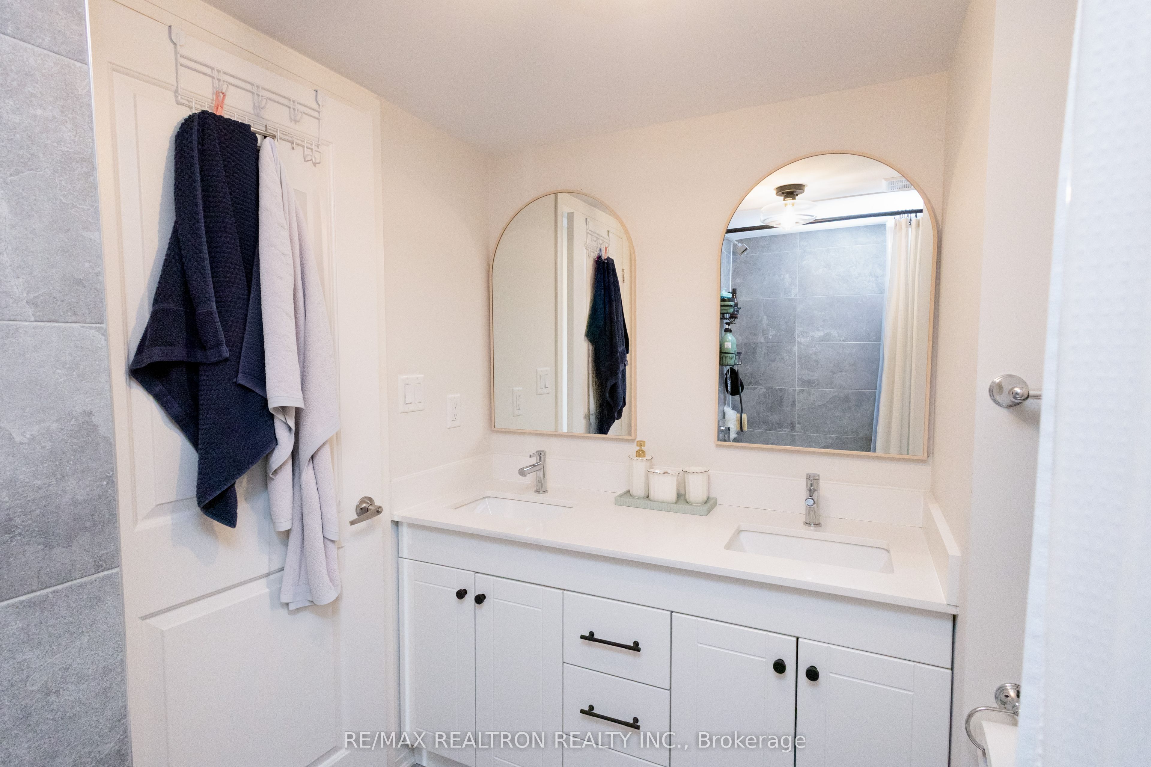 1623 Pleasure Valley Path N Property Photo 4