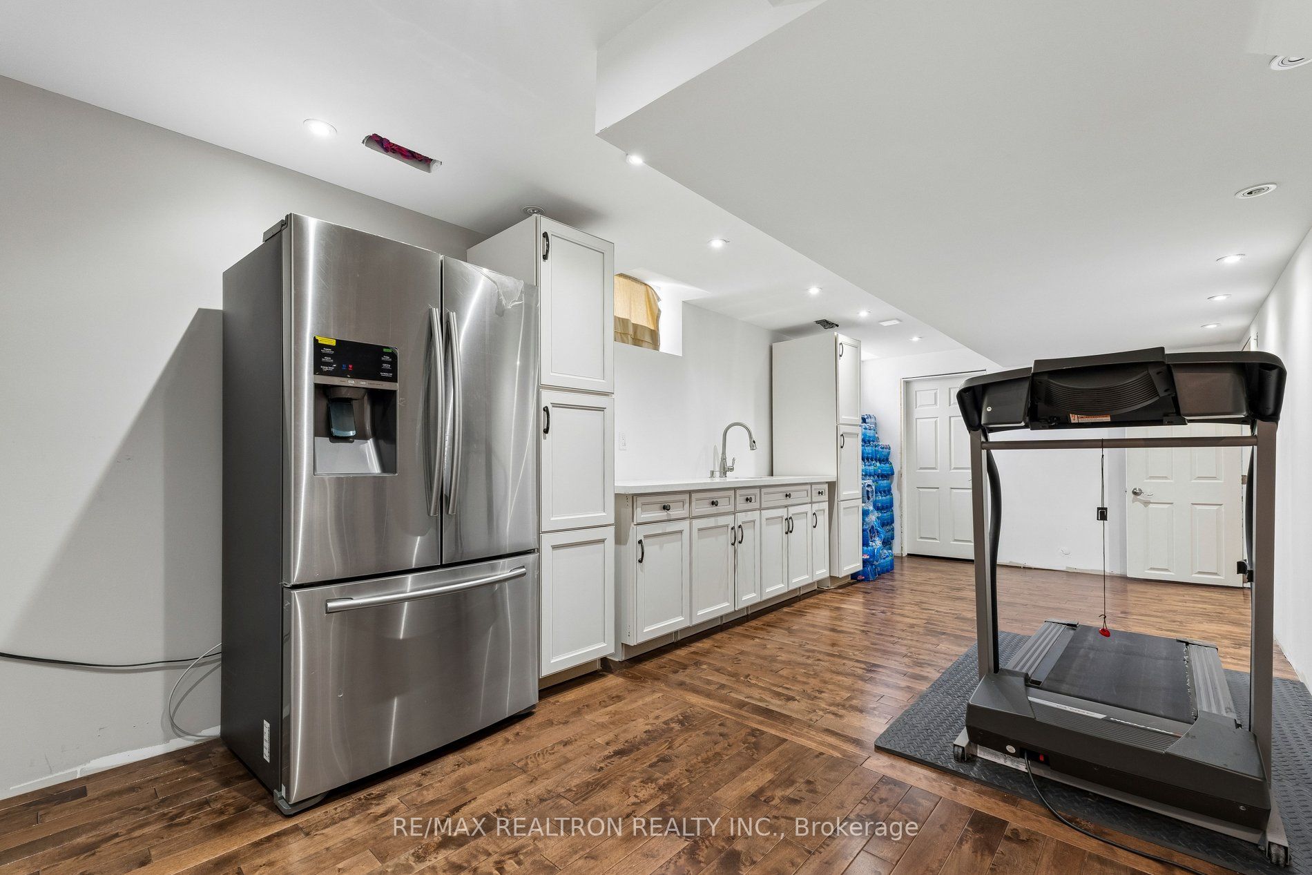 616 Fleetwood Drive Property Photo 43