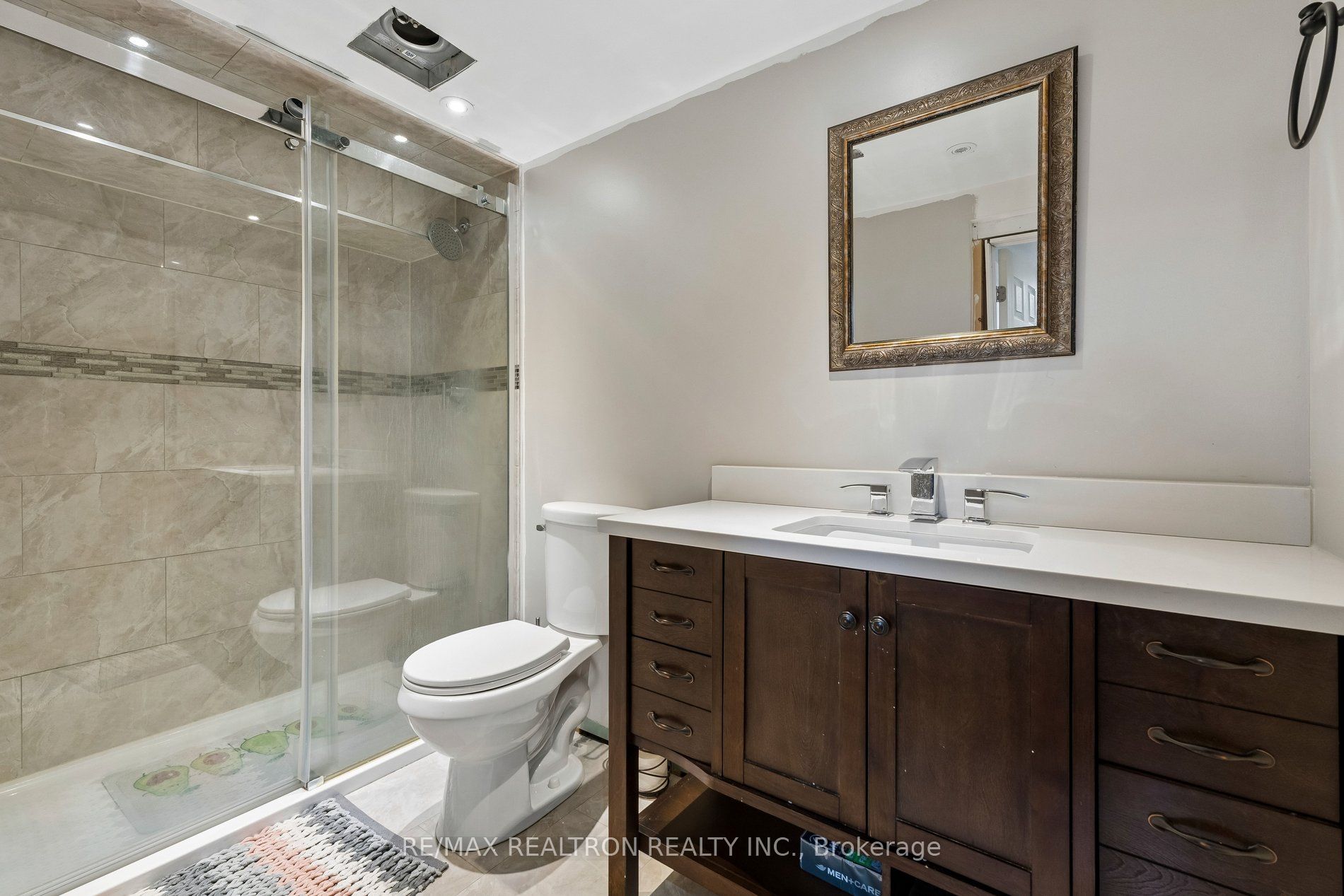 616 Fleetwood Drive Property Photo 45