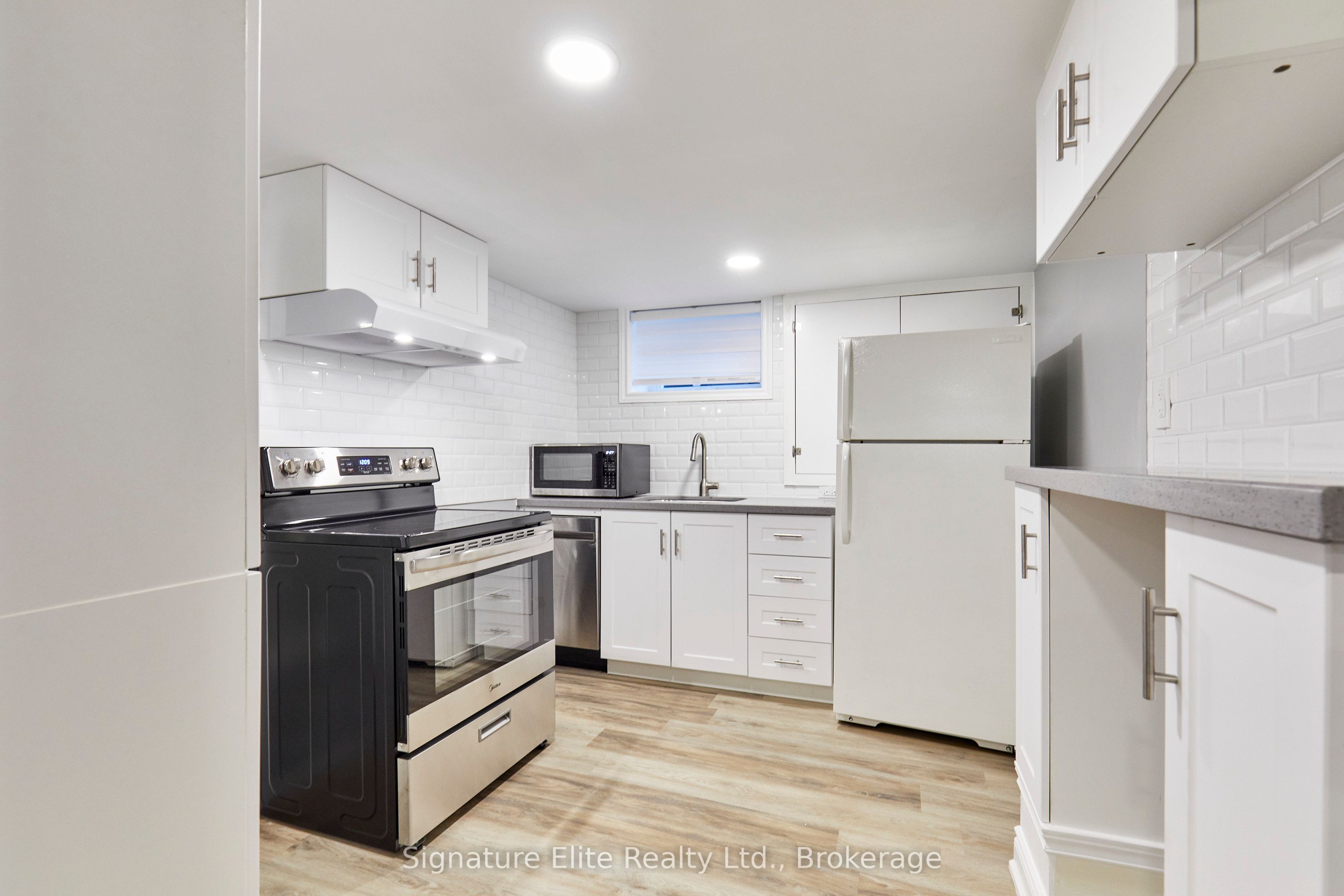 100a Kitchener Road Lower Property Photo 6