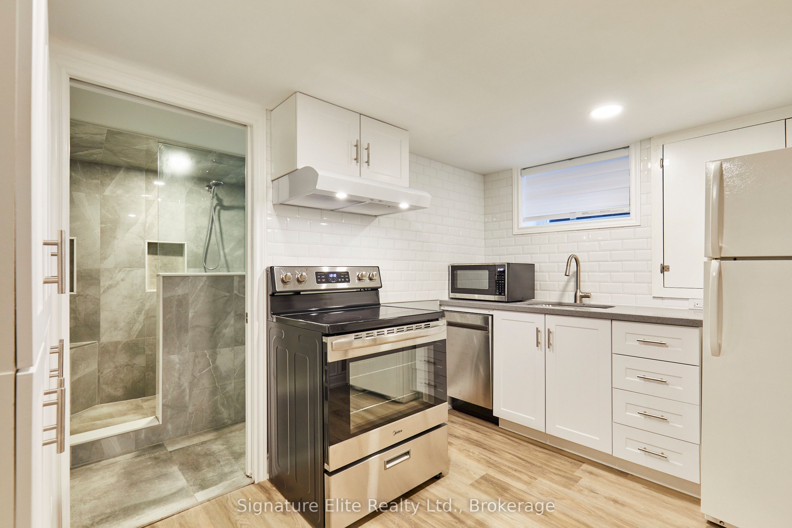 100a Kitchener Road Lower Property Photo 7