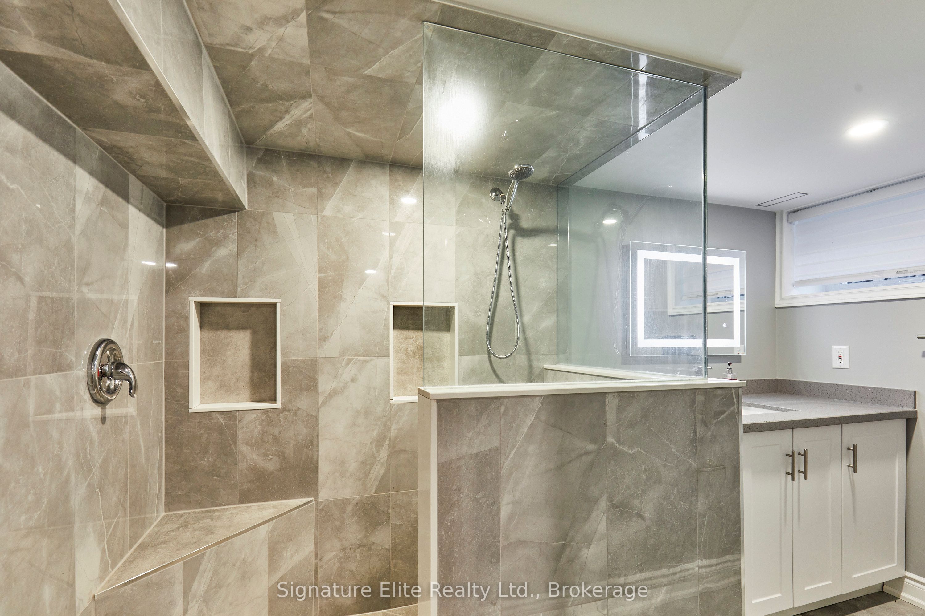 100a Kitchener Road Lower Property Photo 8