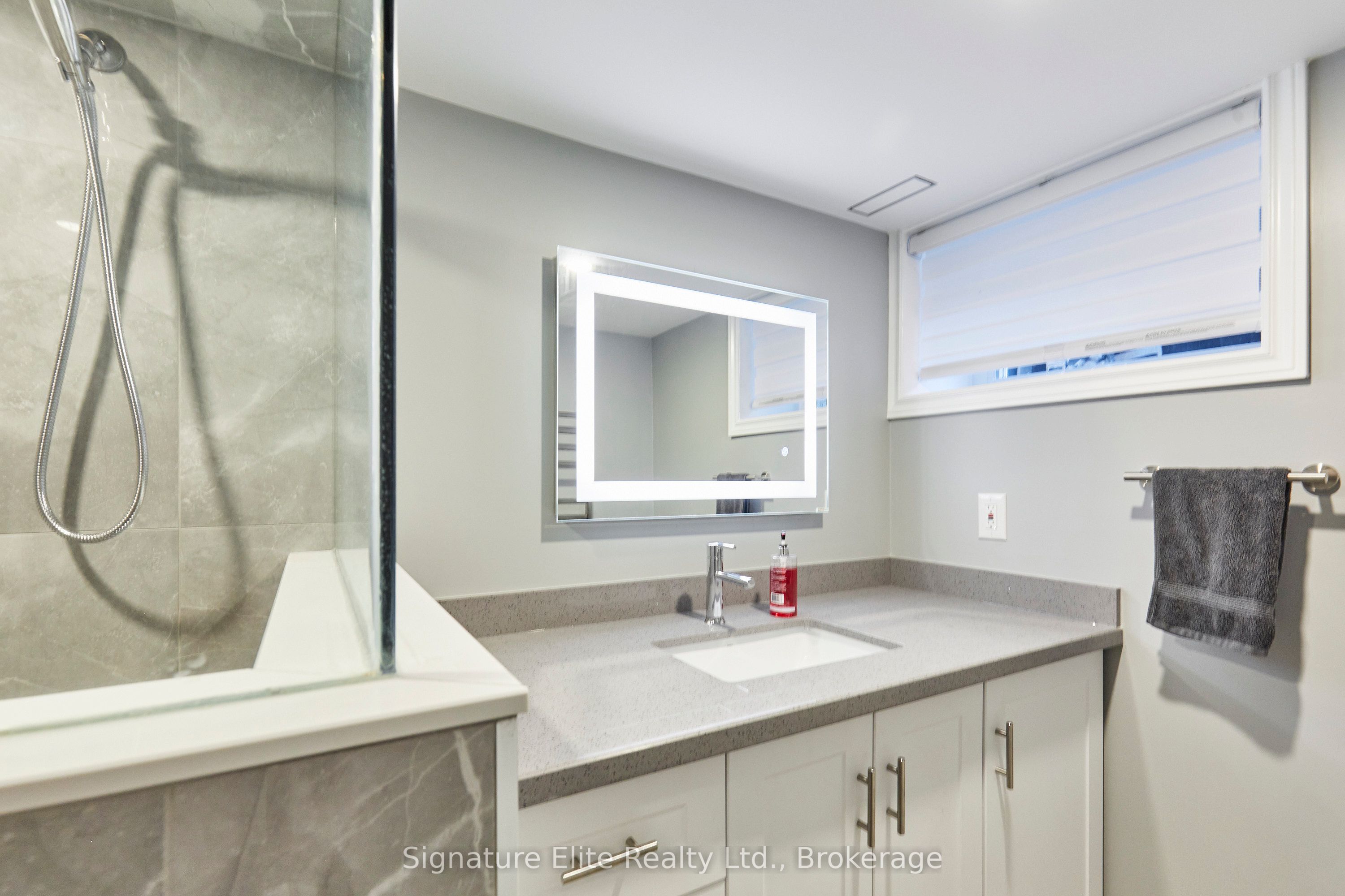 100a Kitchener Road Lower Property Photo 9