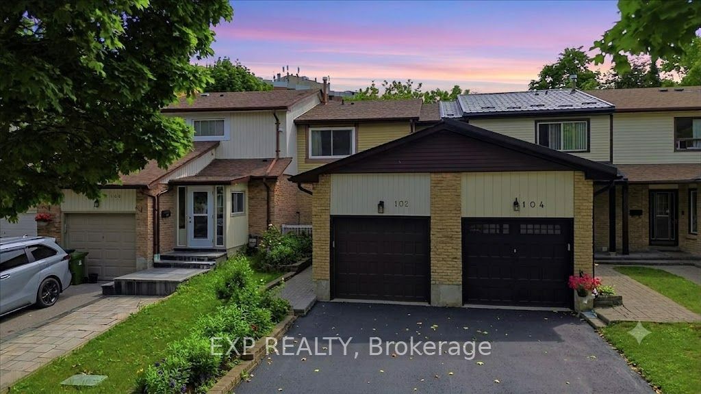 102 Red River Crescent