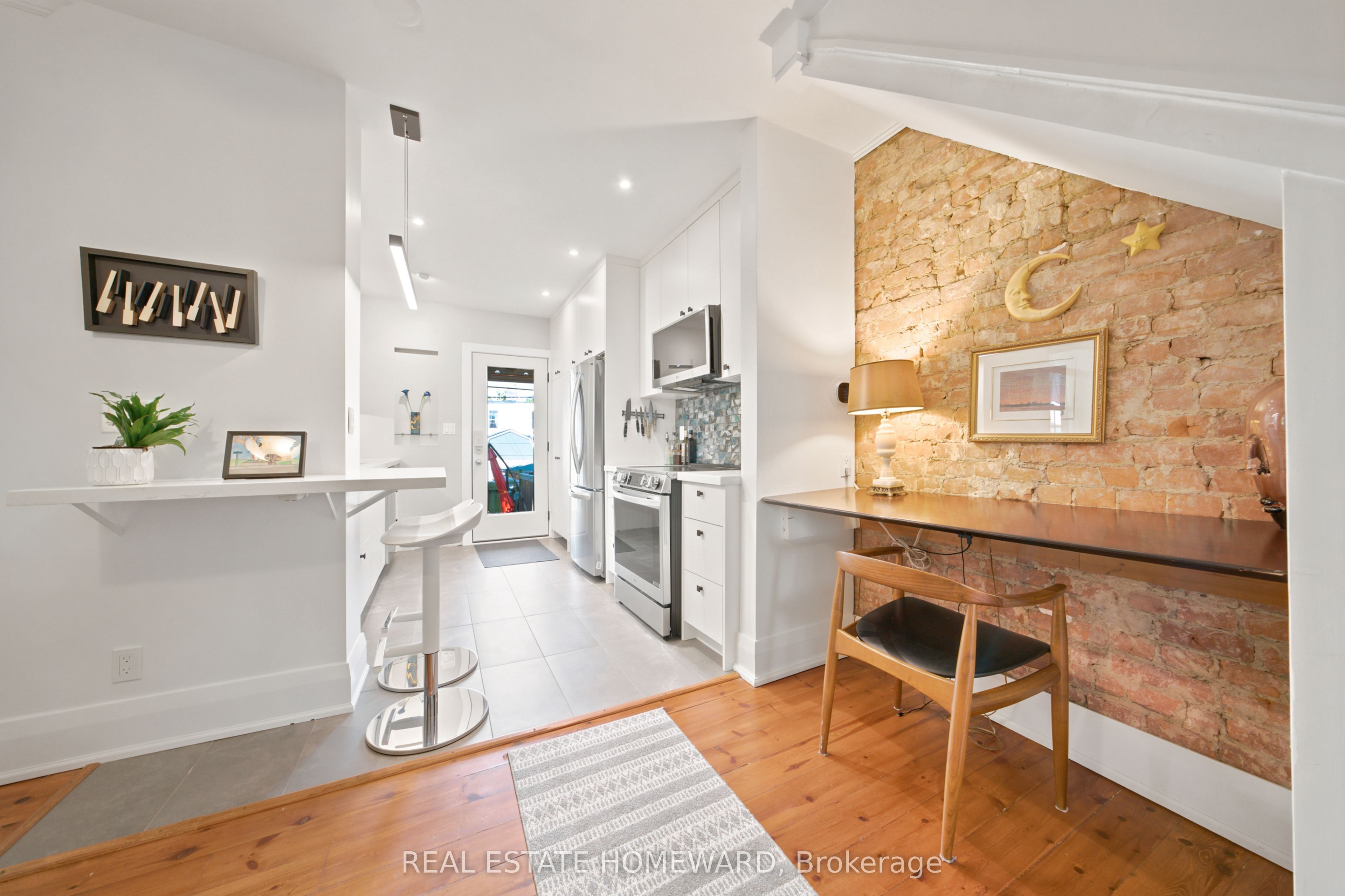 98 Drayton Avenue Property Photo 6