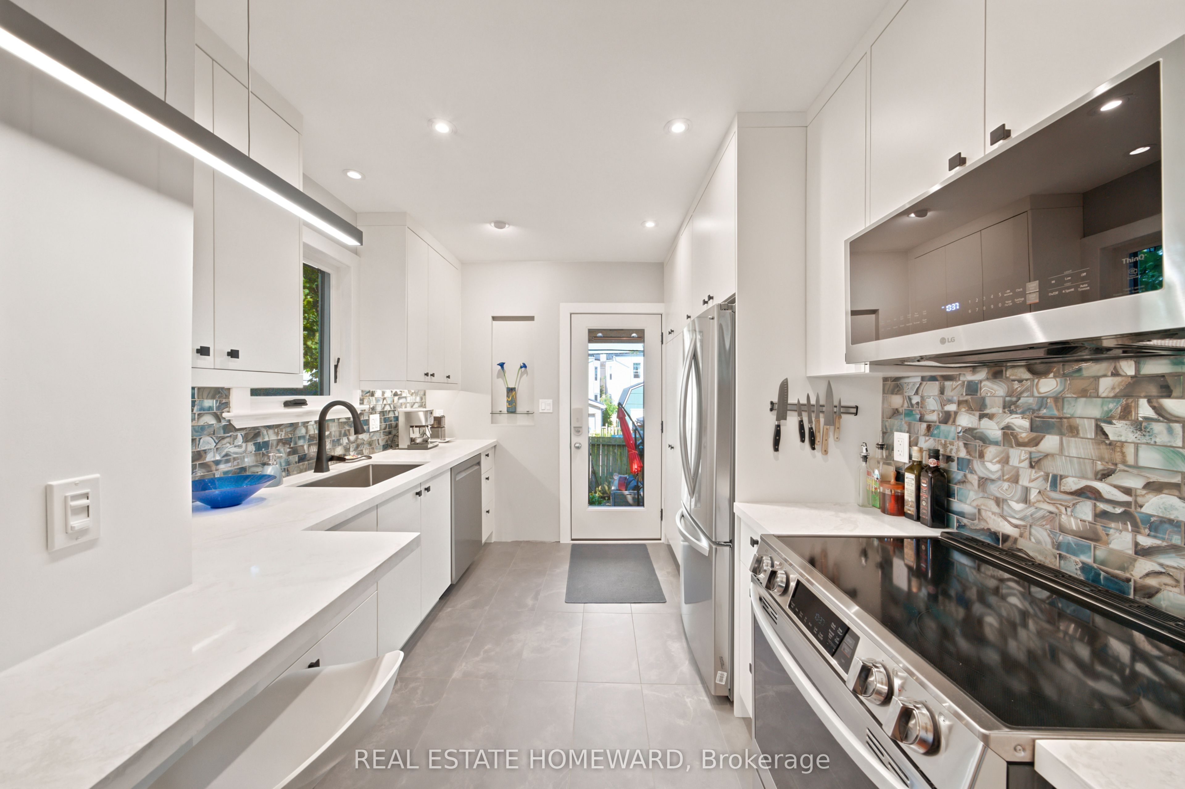 98 Drayton Avenue Property Photo 9