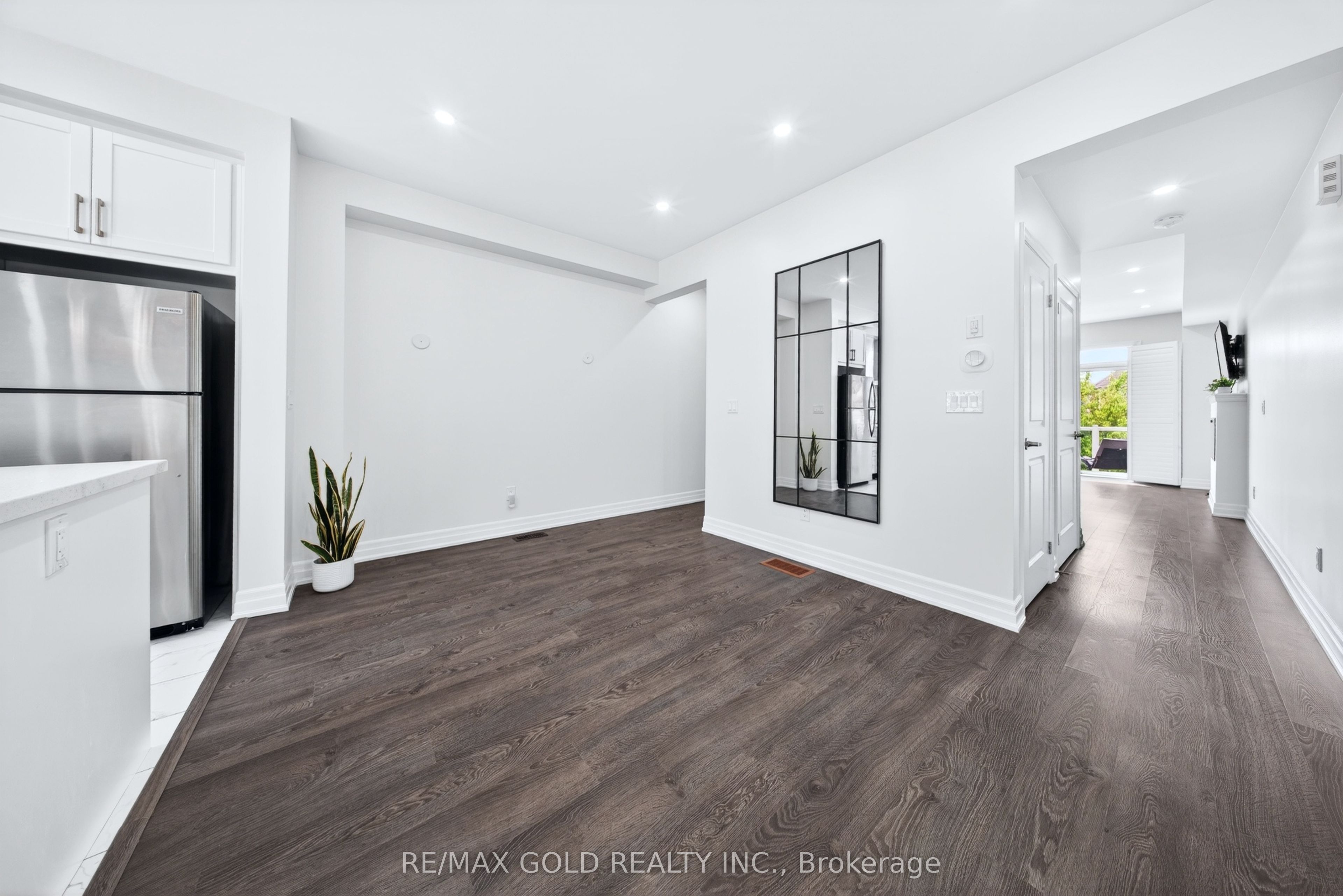 384 Arctic Red Drive 12 Property Photo 18