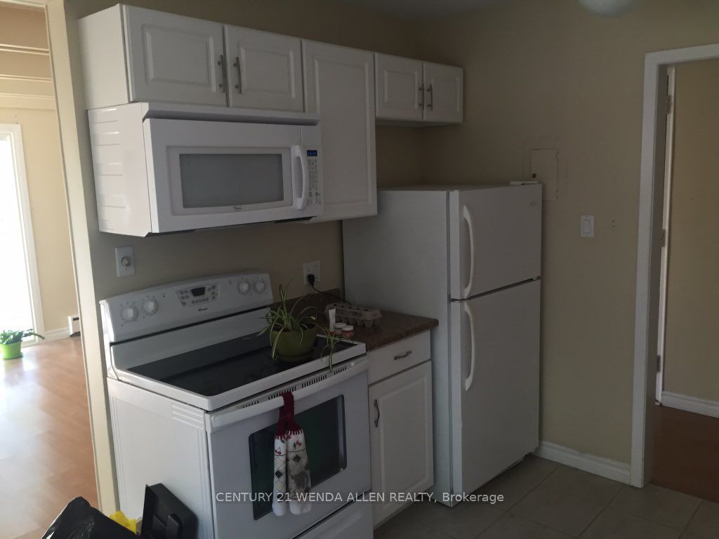 558 Lansdowne Drive Property Photo 2