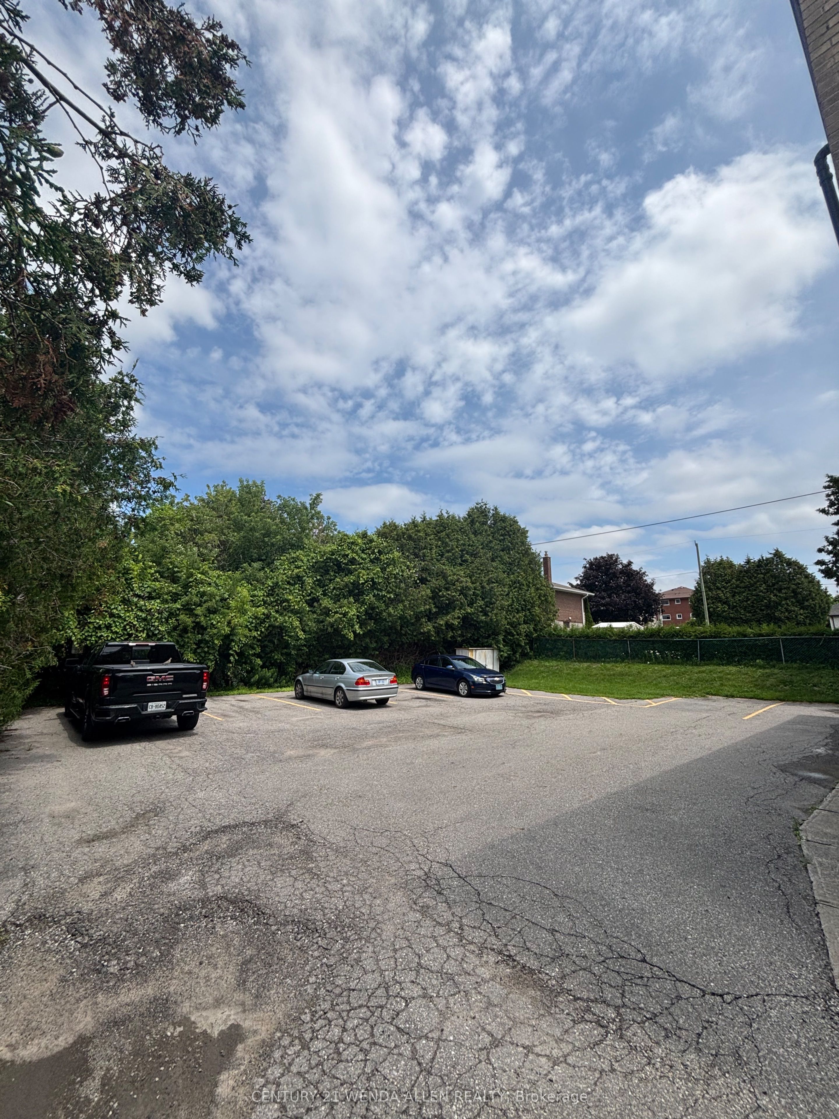558 Lansdowne Drive Property Photo 14