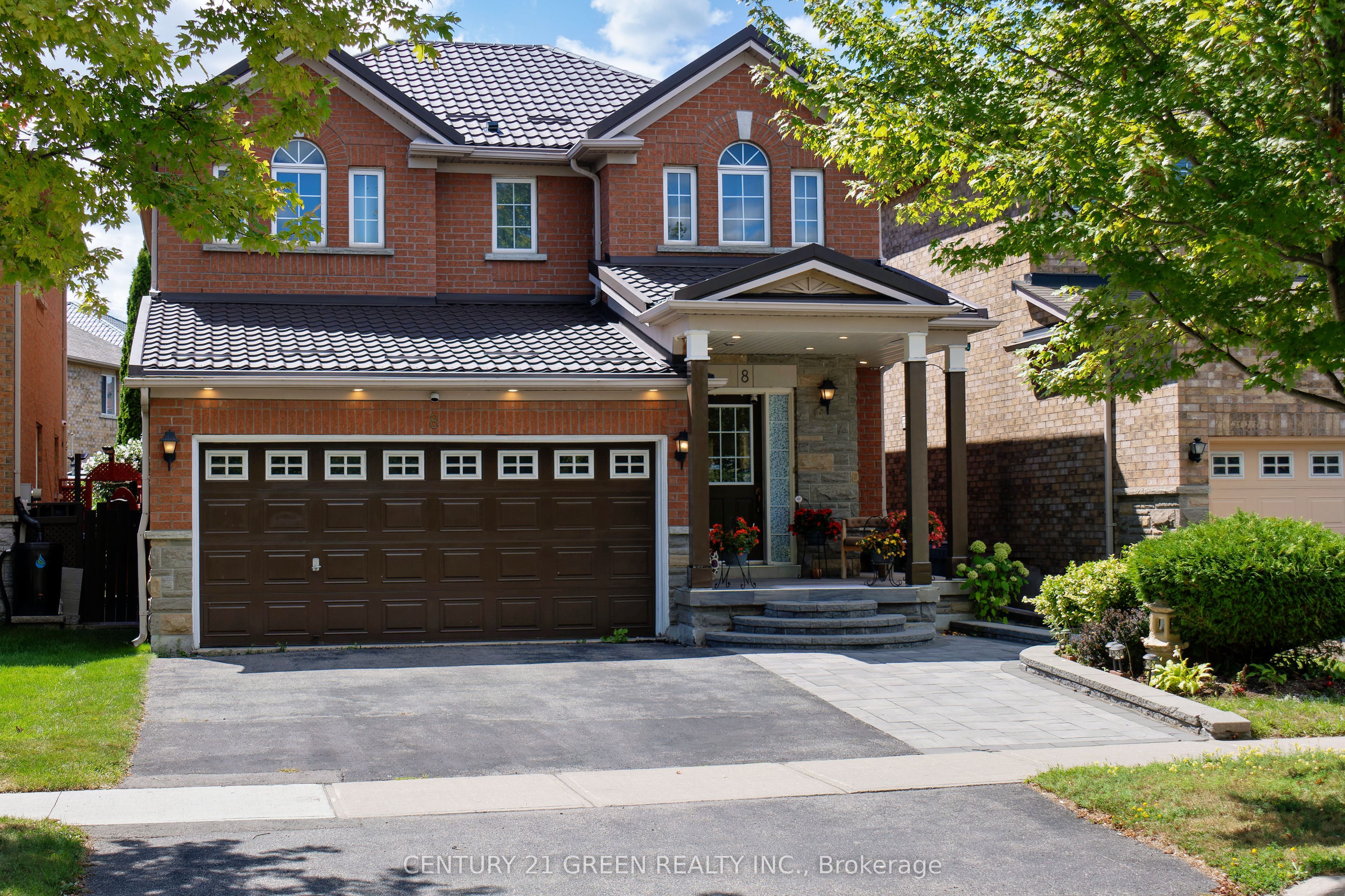 8 Lampman Drive Property Photo 1