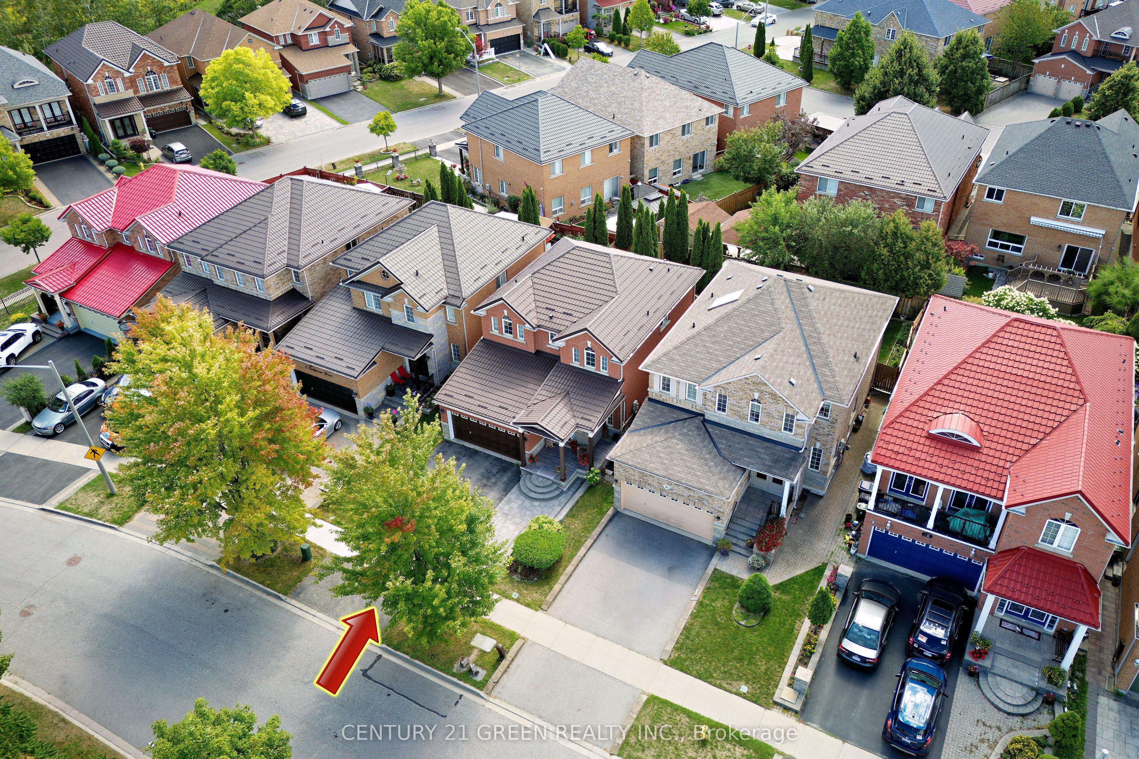 8 Lampman Drive Property Photo 2