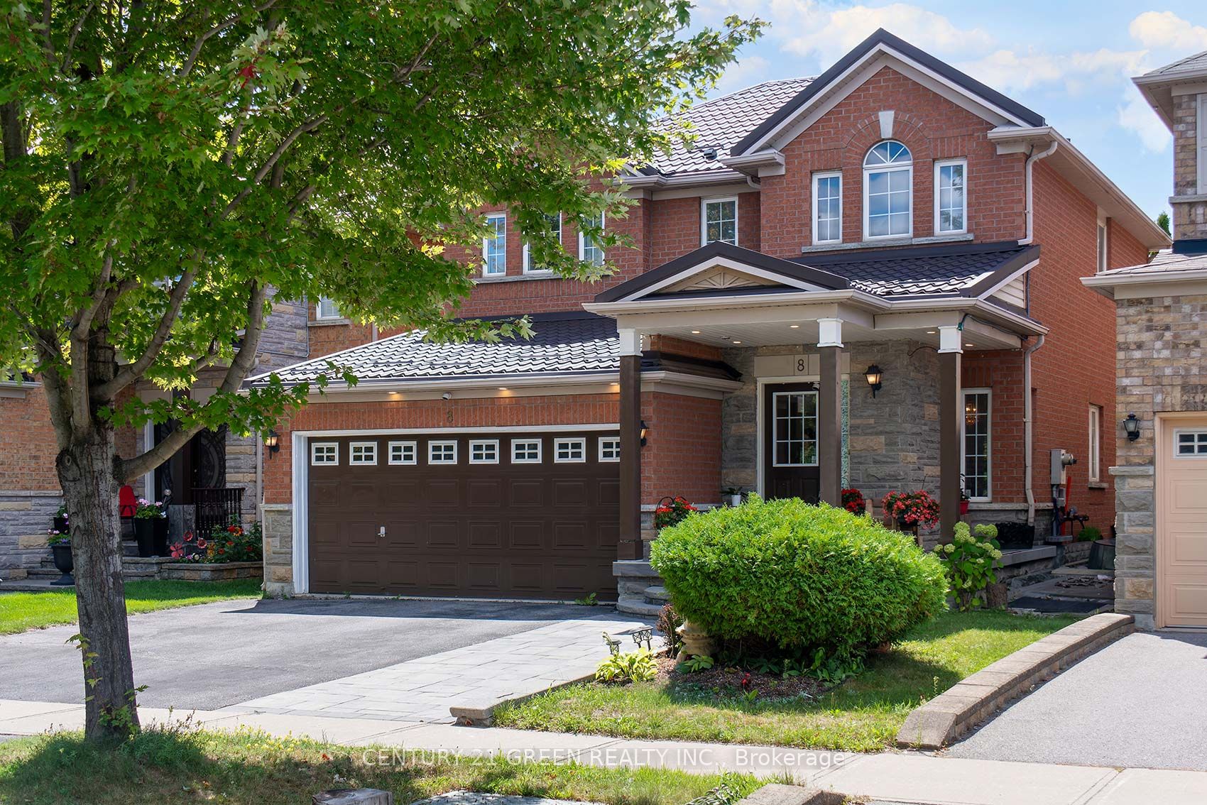 8 Lampman Drive Property Photo 3