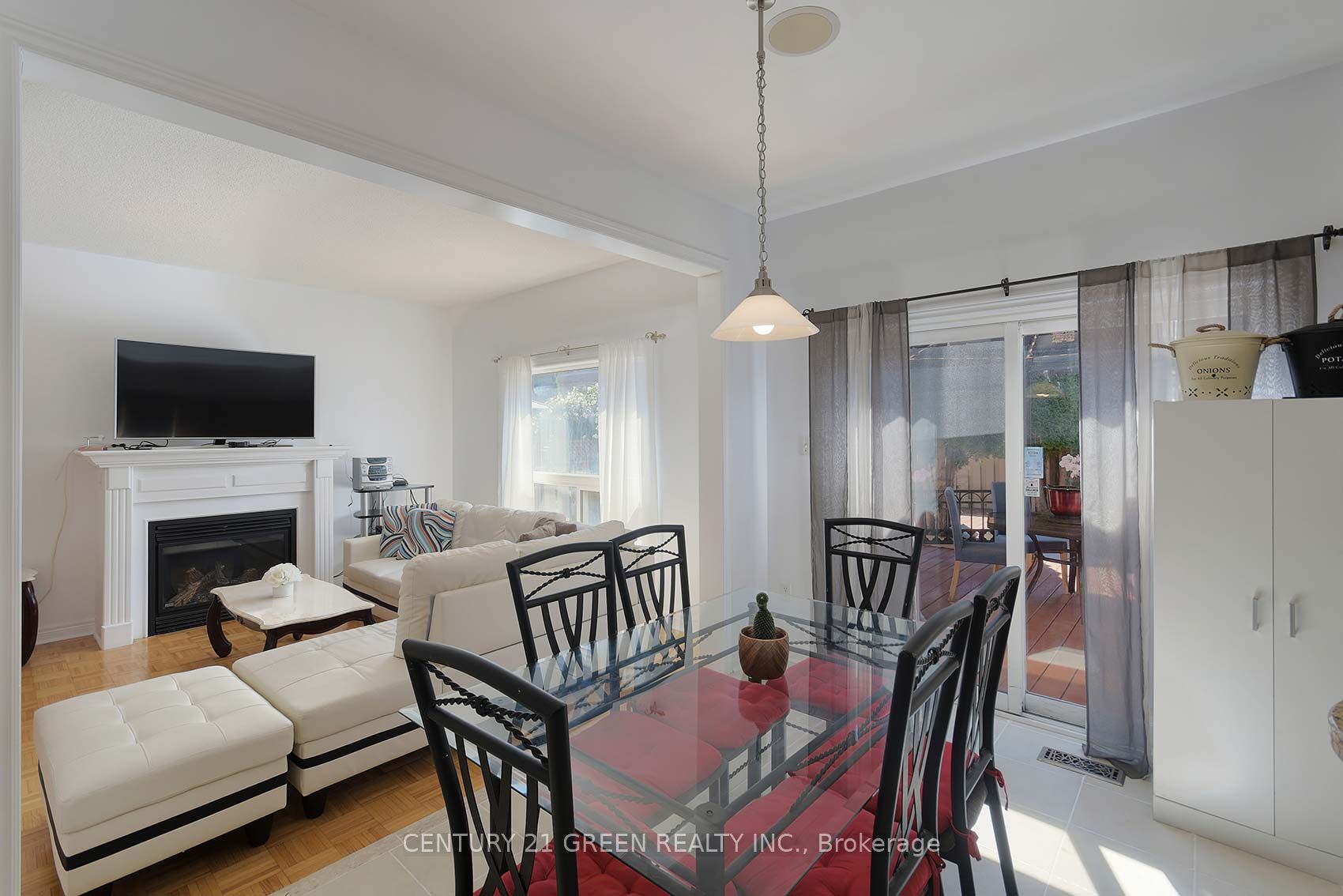 8 Lampman Drive Property Photo 13