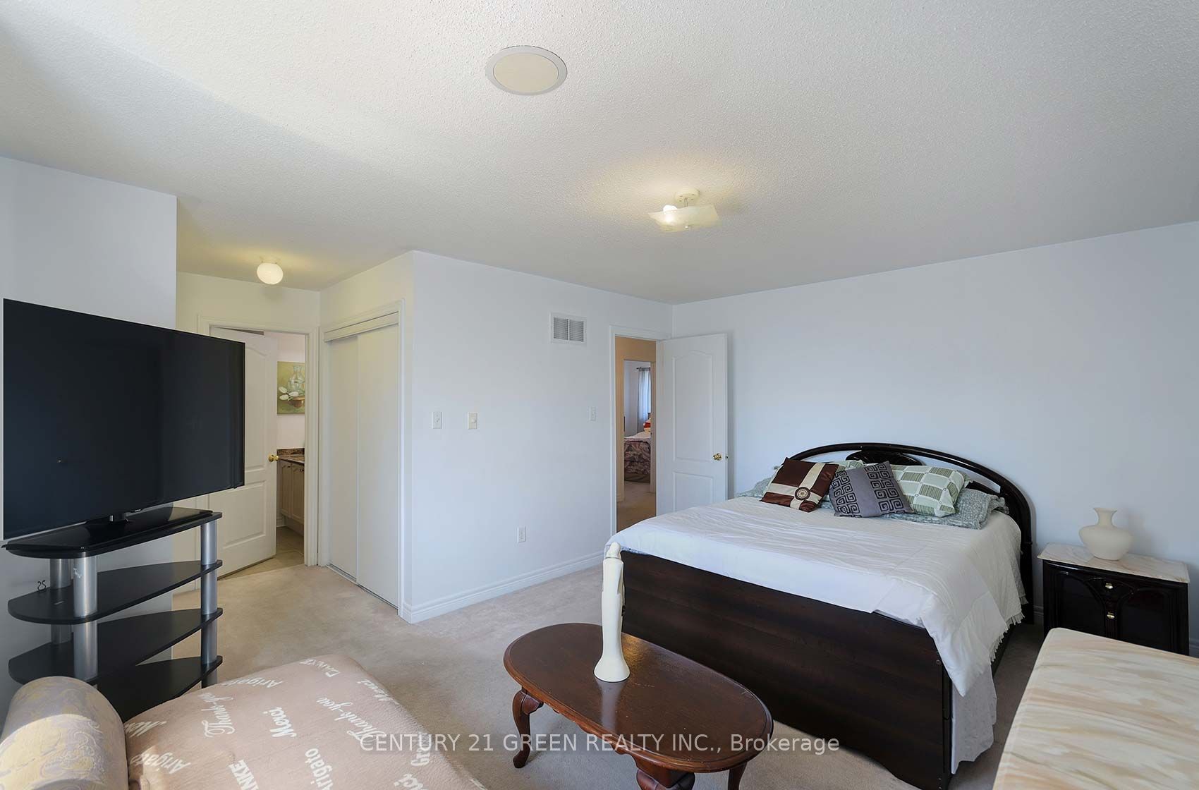 8 Lampman Drive Property Photo 18