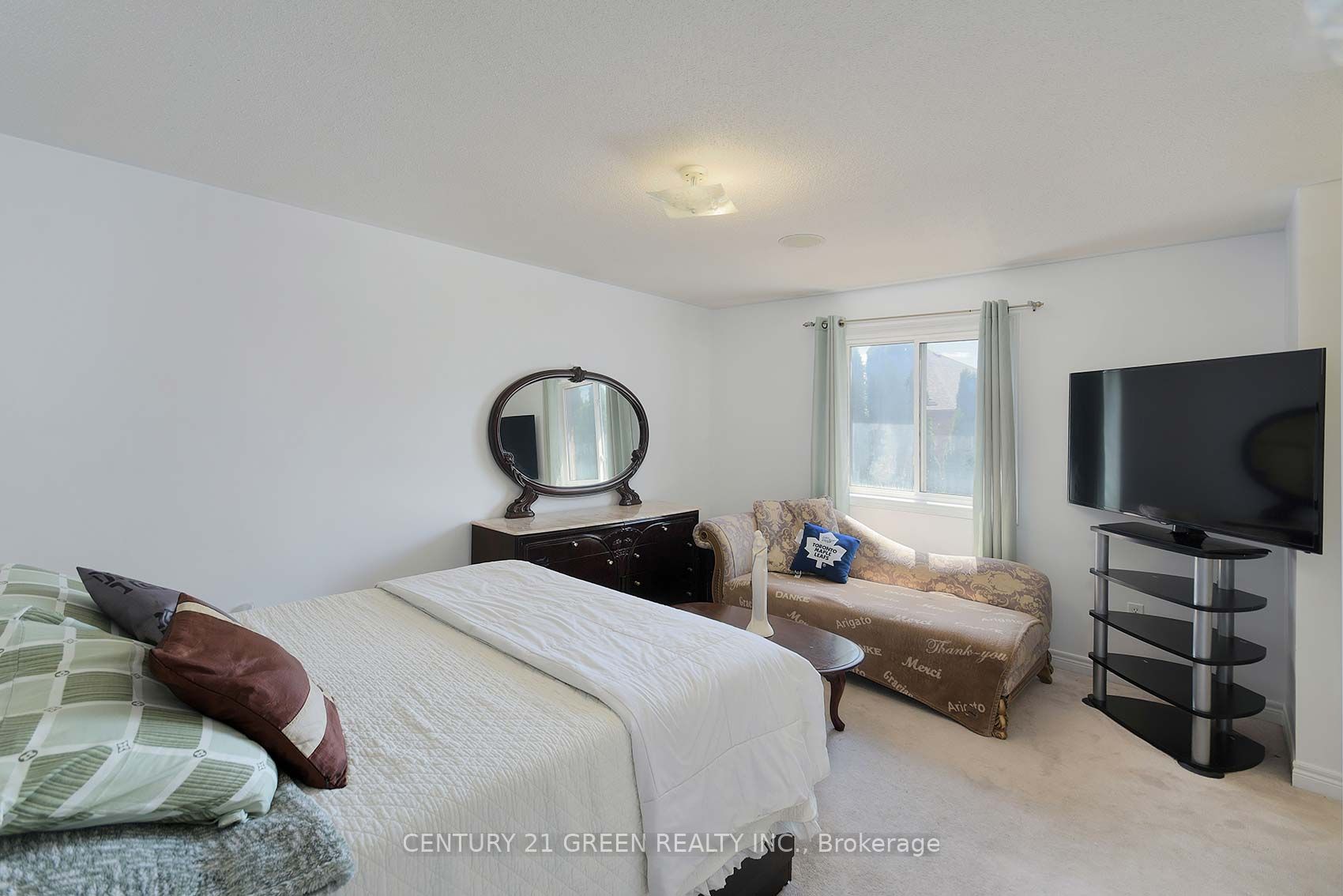 8 Lampman Drive Property Photo 19