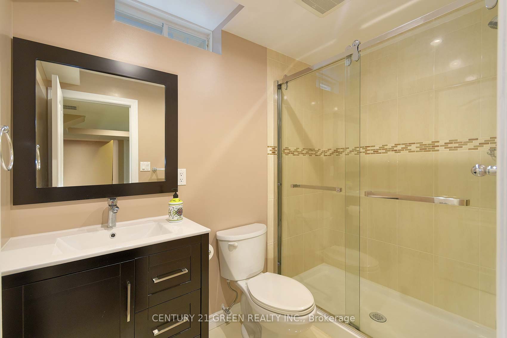 8 Lampman Drive Property Photo 26