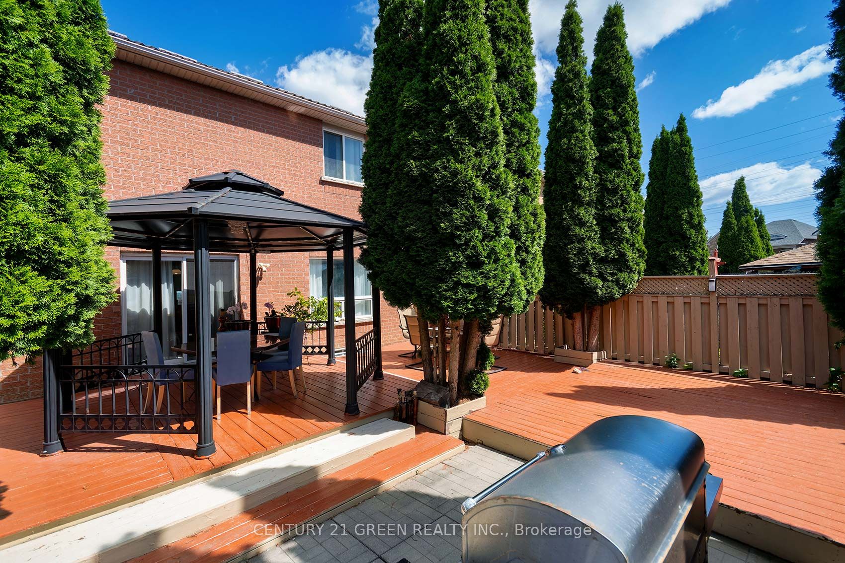 8 Lampman Drive Property Photo 33