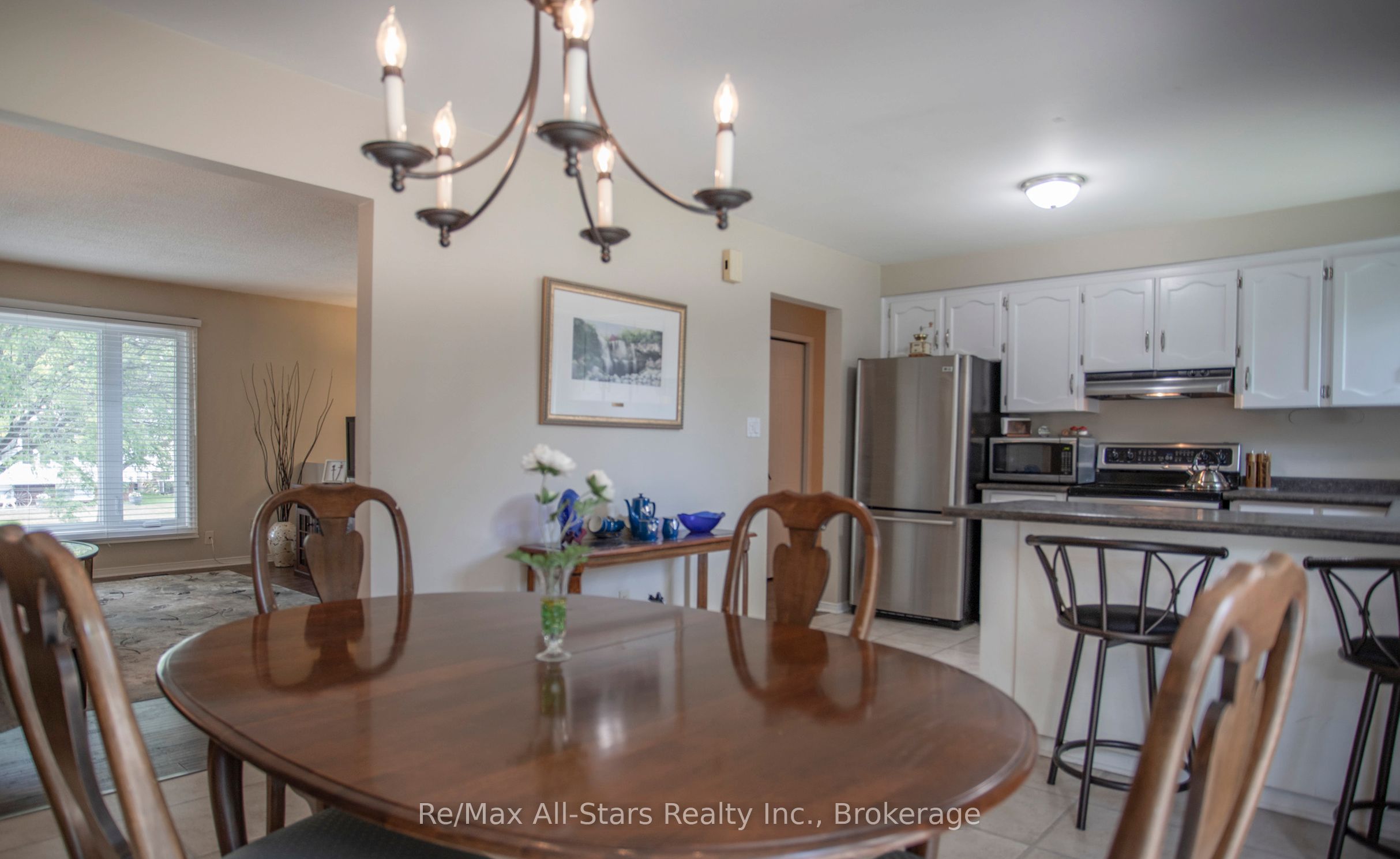 39 Applewood Crescent Property Photo 10