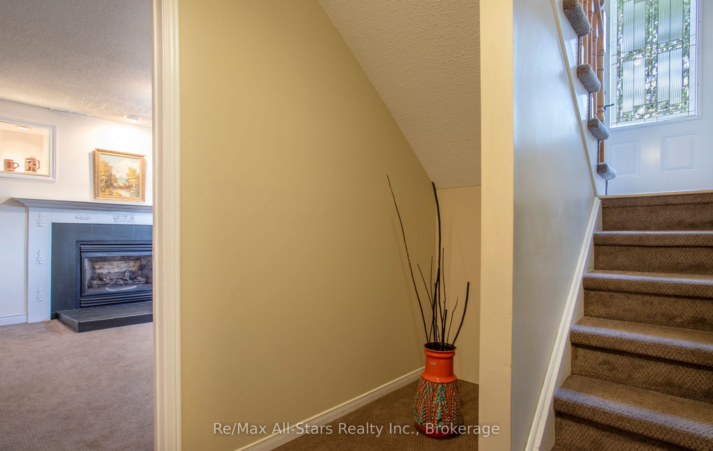 39 Applewood Crescent Property Photo 19