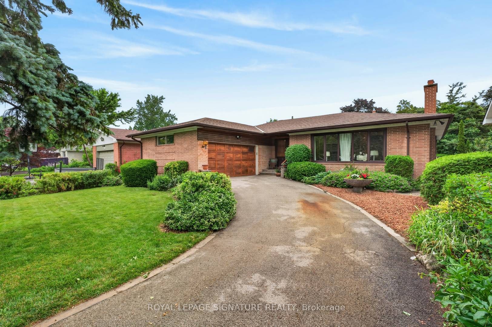 11 Regency Square Property Photo 2