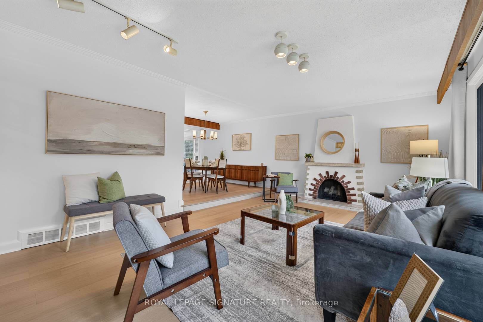 11 Regency Square Property Photo 6