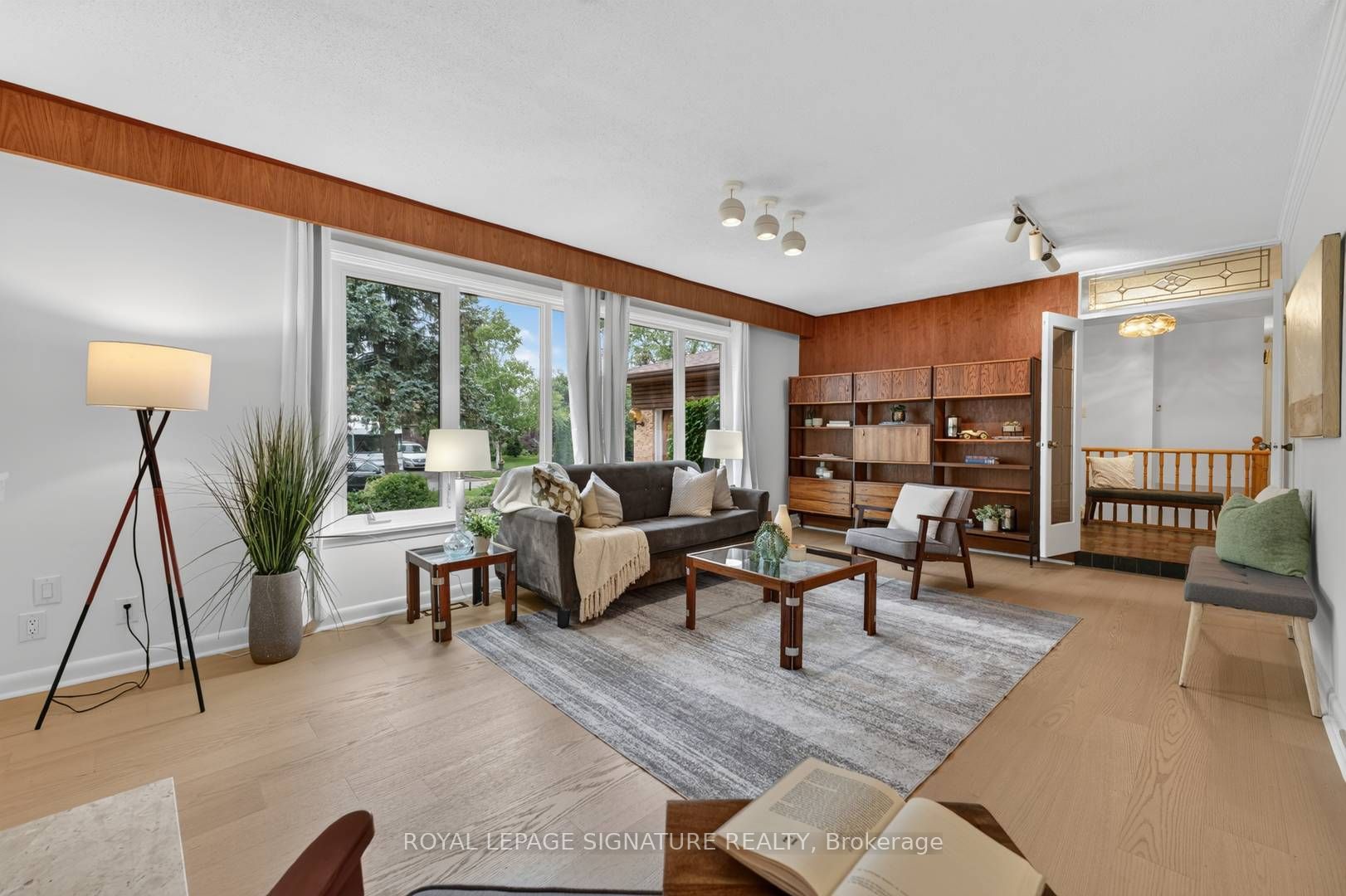 11 Regency Square Property Photo 7