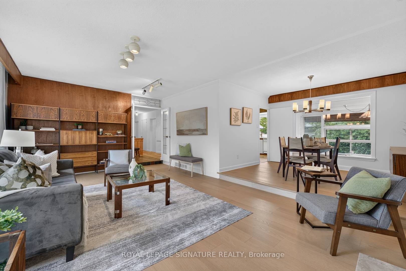 11 Regency Square Property Photo 8