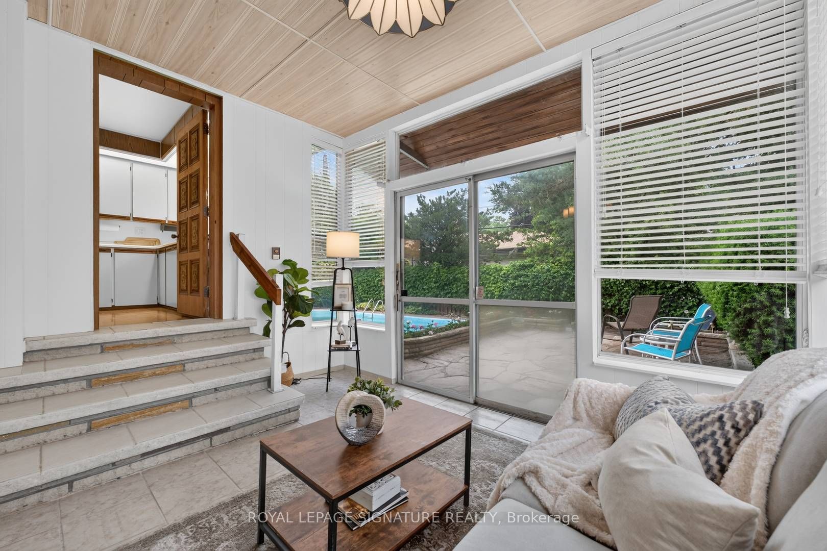 11 Regency Square Property Photo 18
