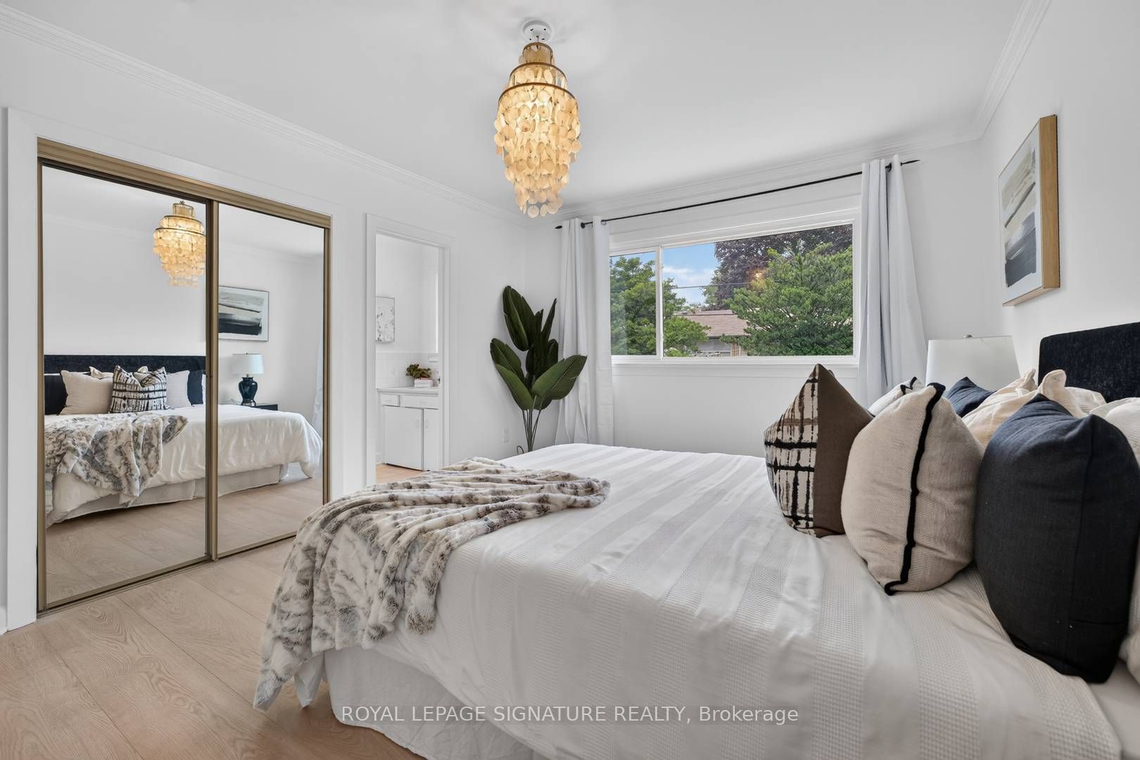 11 Regency Square Property Photo 21