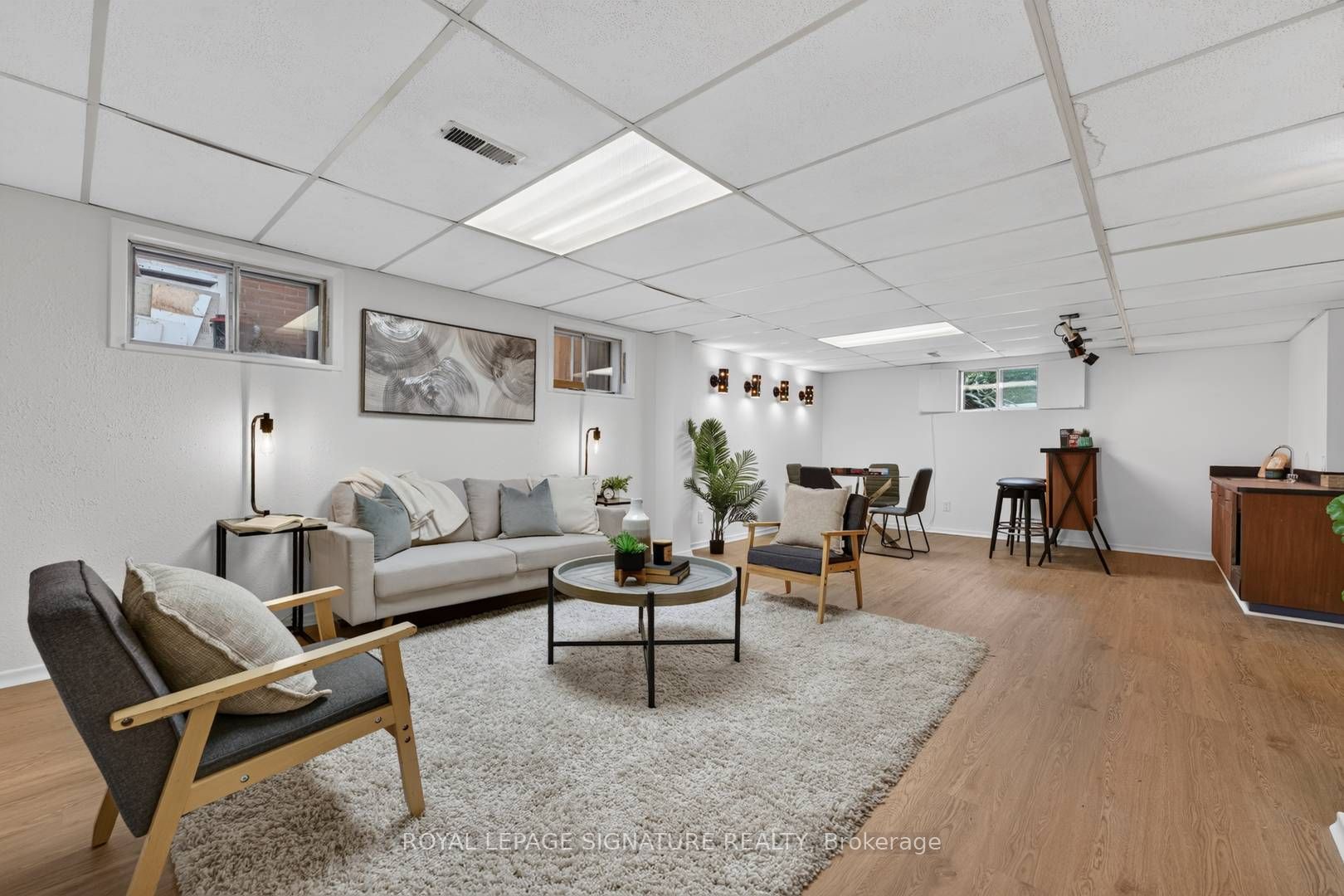 11 Regency Square Property Photo 26