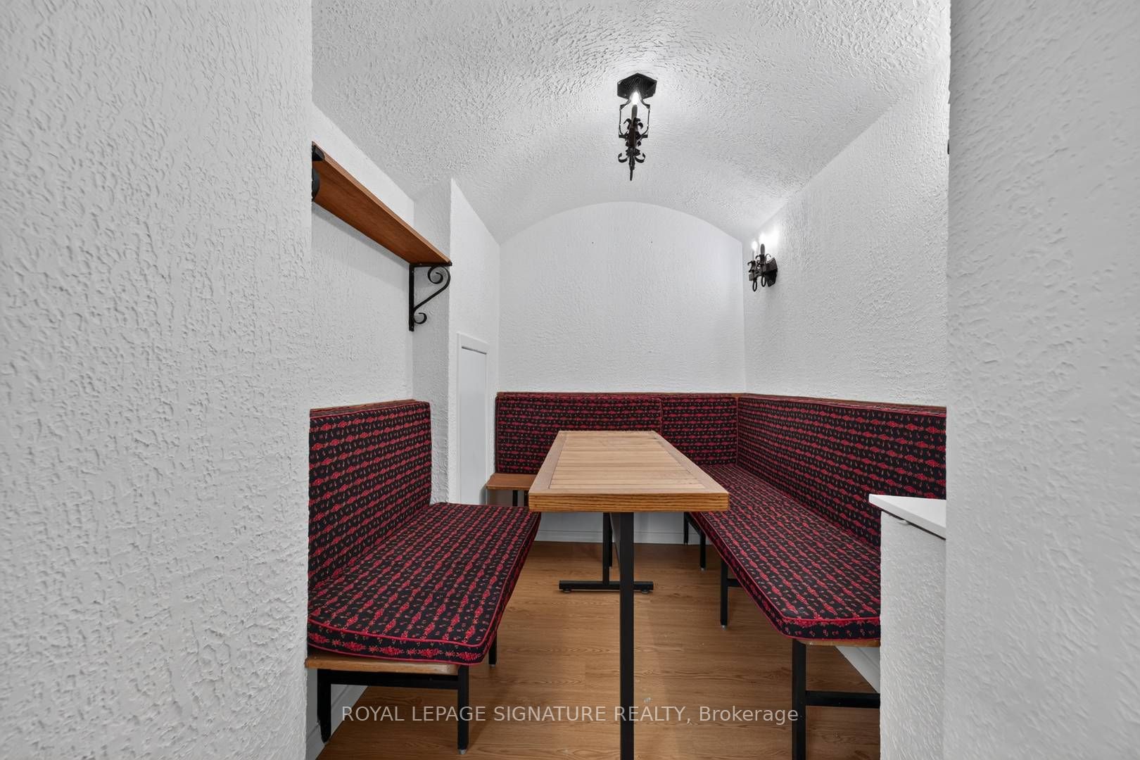 11 Regency Square Property Photo 29