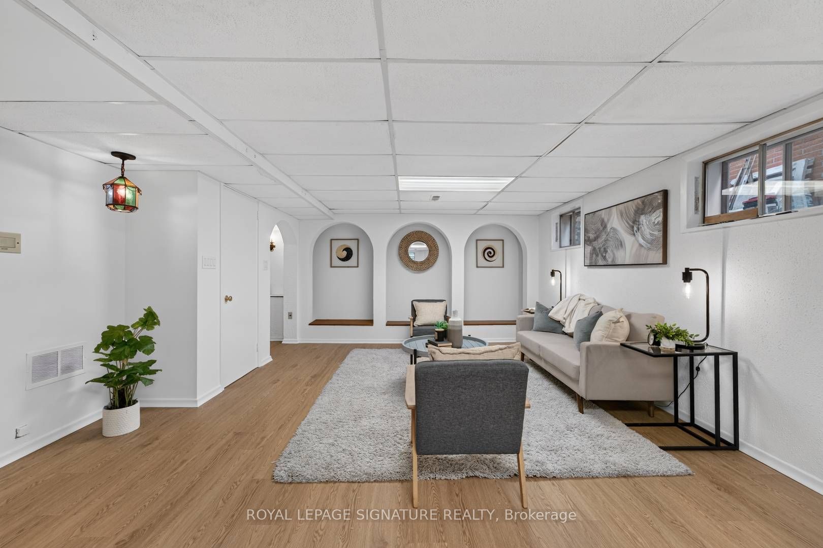 11 Regency Square Property Photo 33