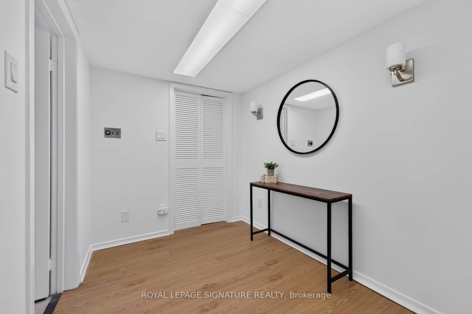 11 Regency Square Property Photo 34